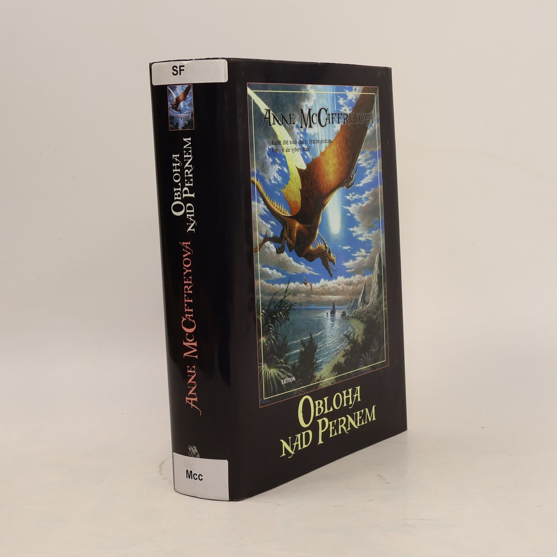 Anne McCaffrey Obloha nad Pernem
