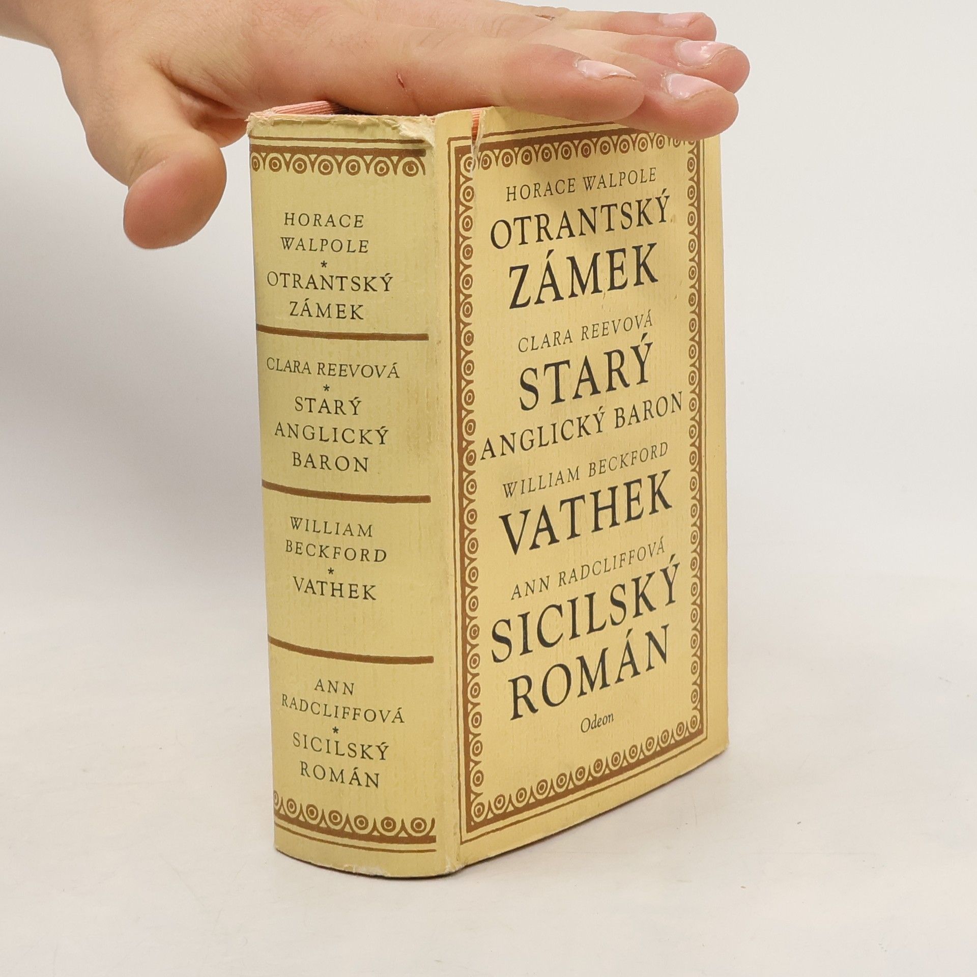 Otrantský zámek. Starý anglický baron. Vathek. Sicilský román
