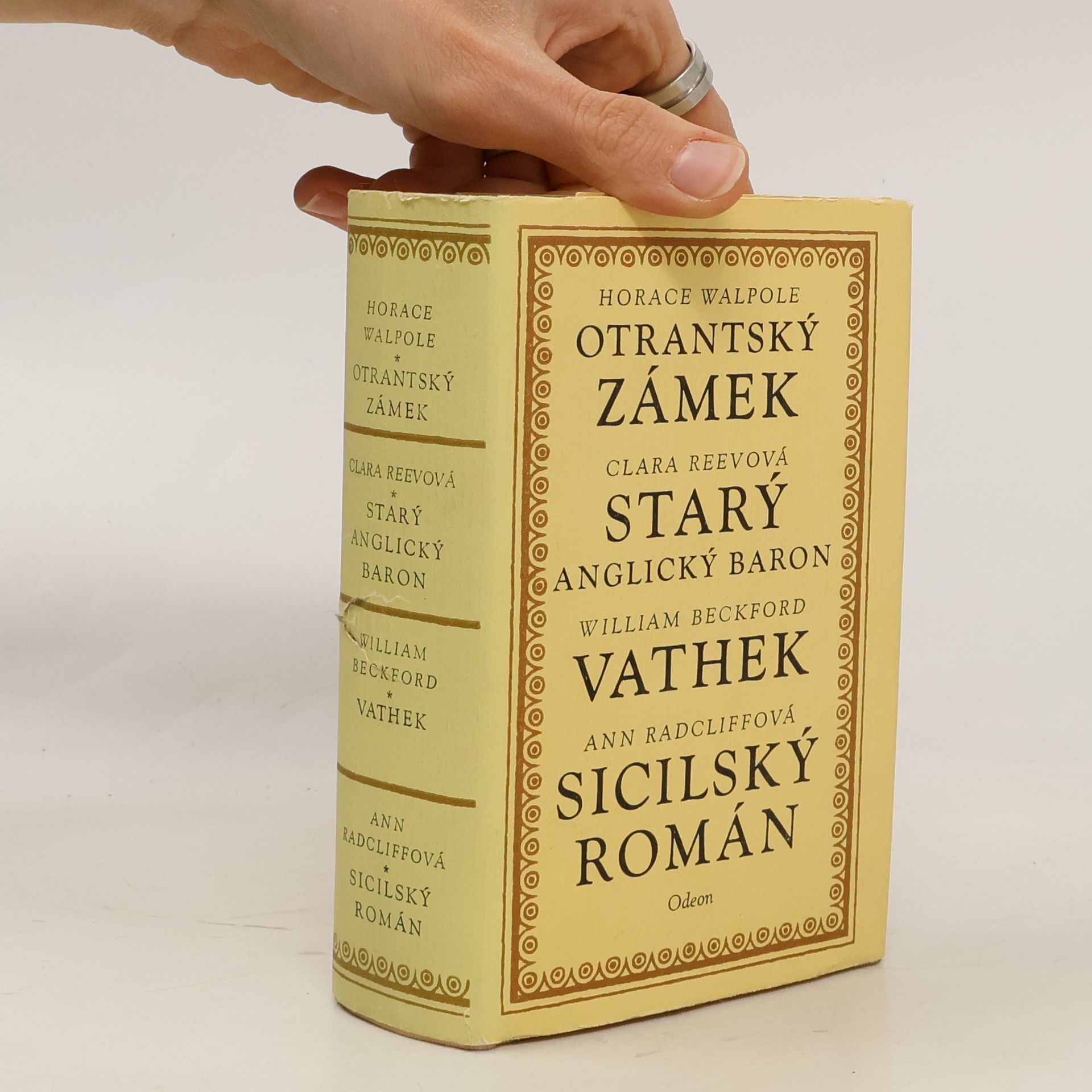 Otrantský zámek. Starý anglický baron. Vathek. Sicilský román