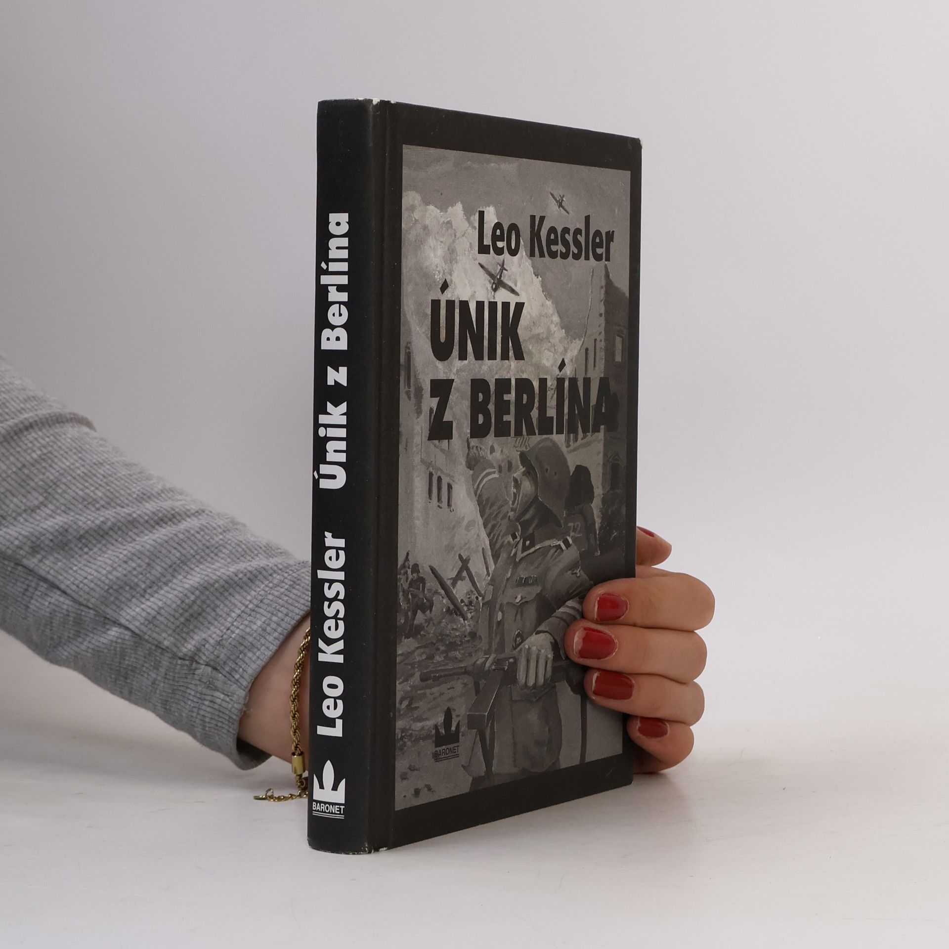 Charles Whiting Únik z Berlína