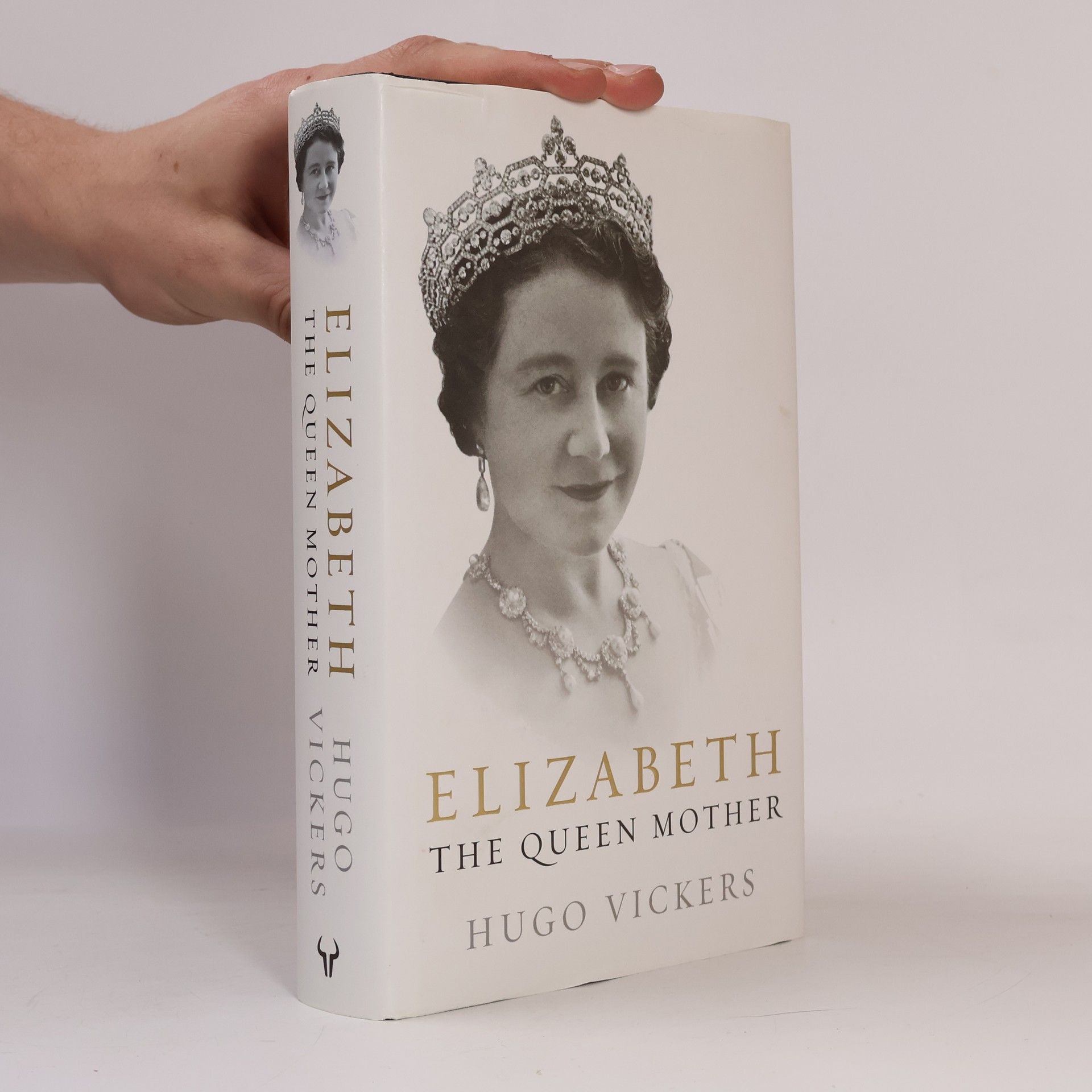 Hugo Vickers Elizabeth