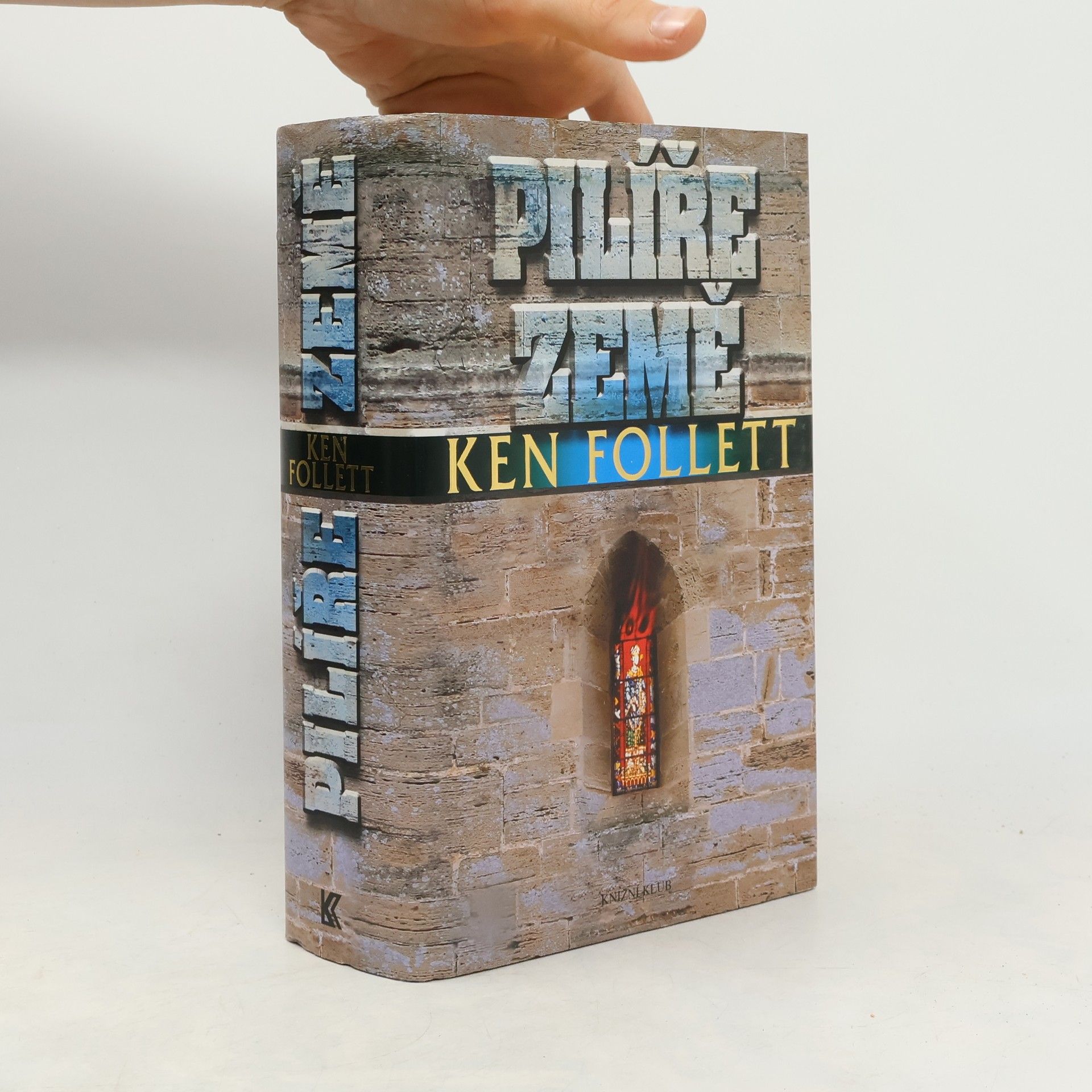 Ken Follett Pilíře země