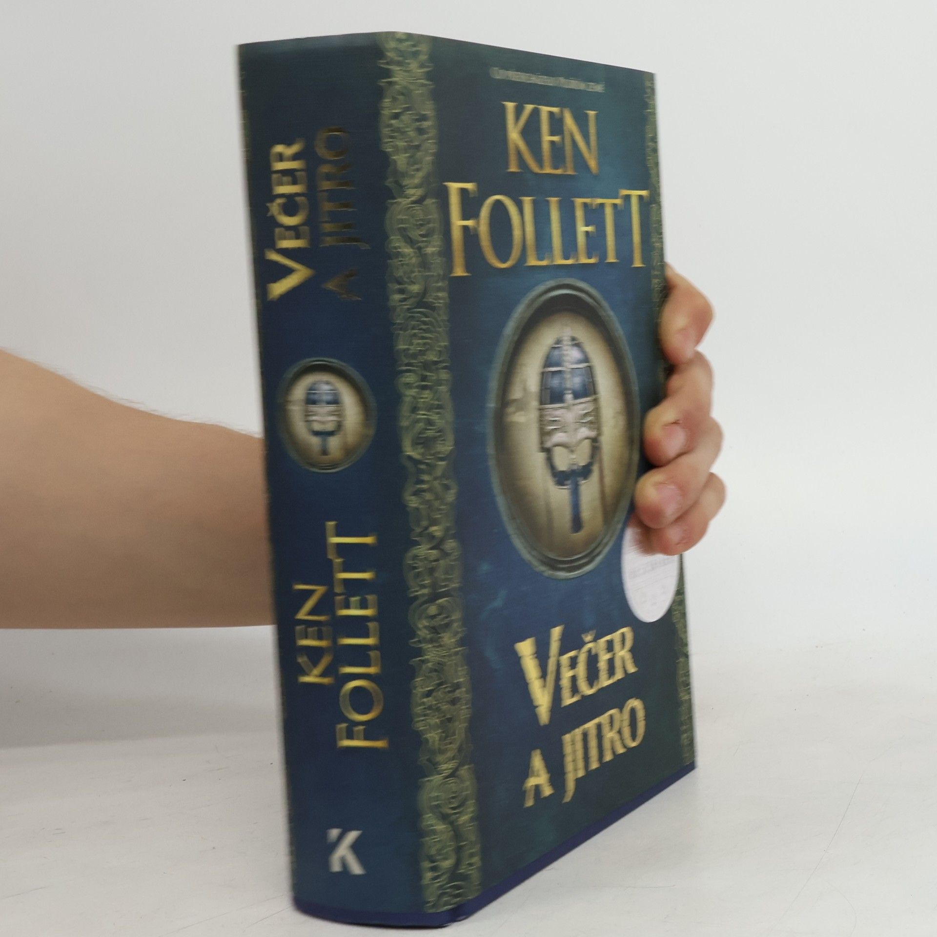 Ken Follett Večer a jitro