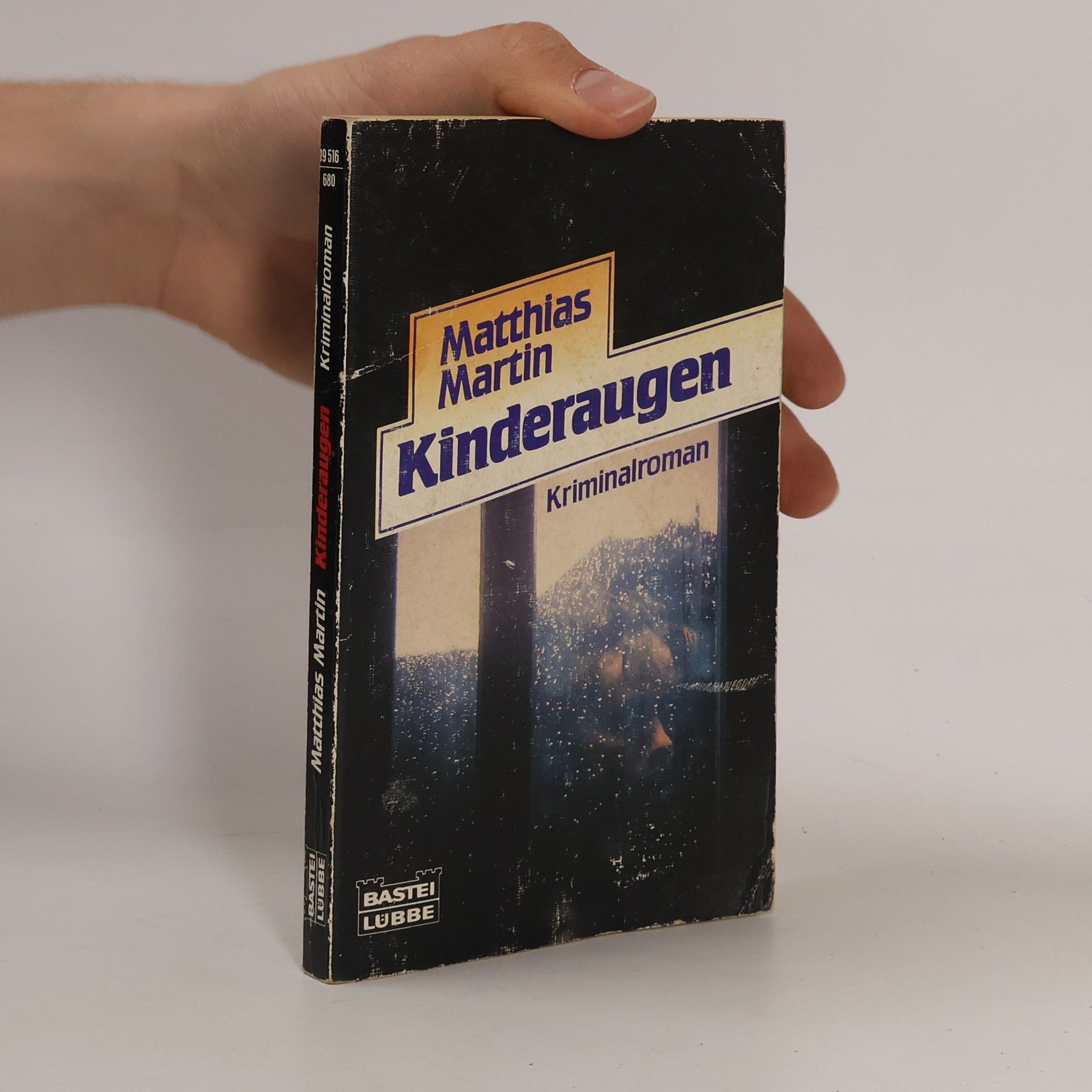 Kinderaugen. Kriminalroman