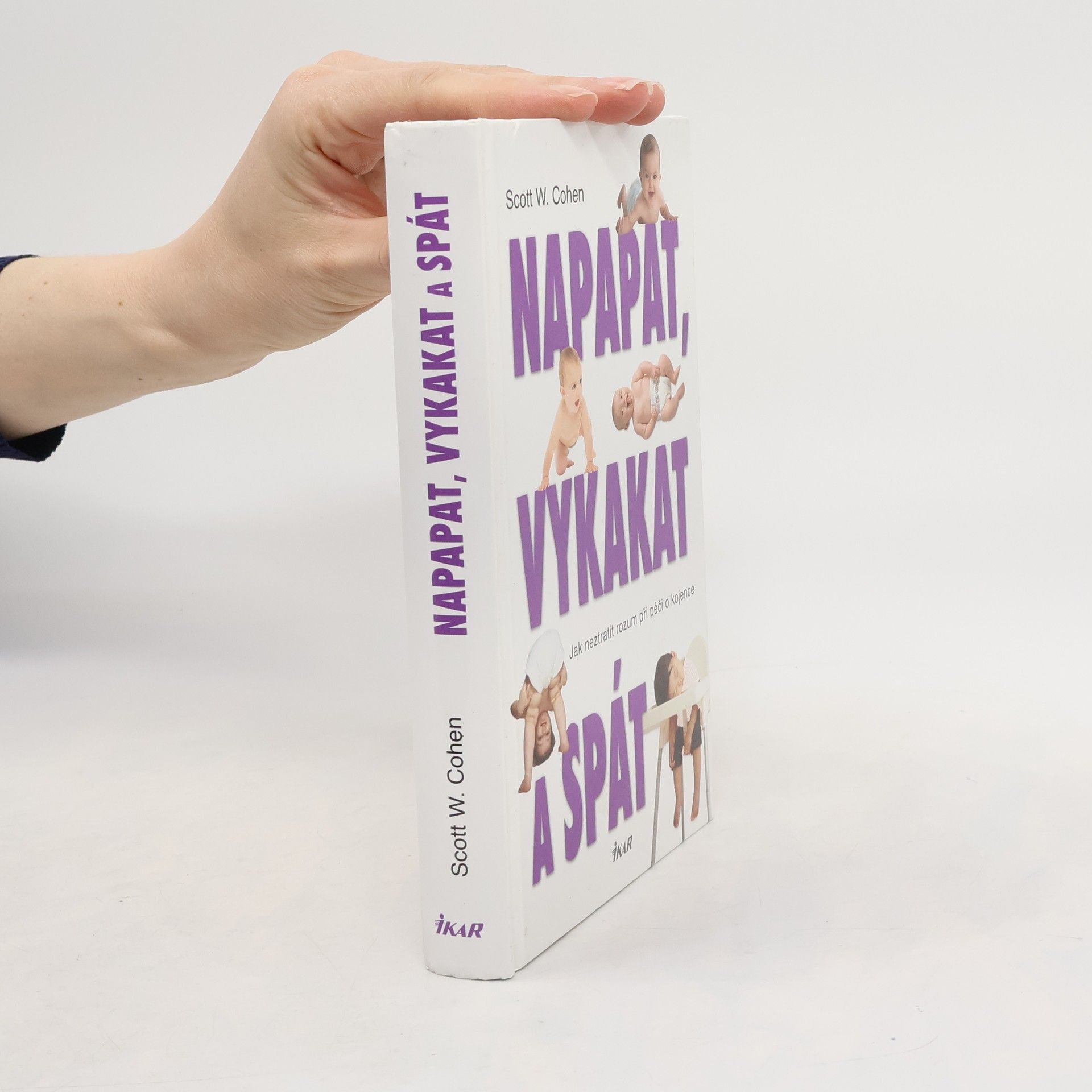 Scott W. Cohen Napapat, vykakat a spát