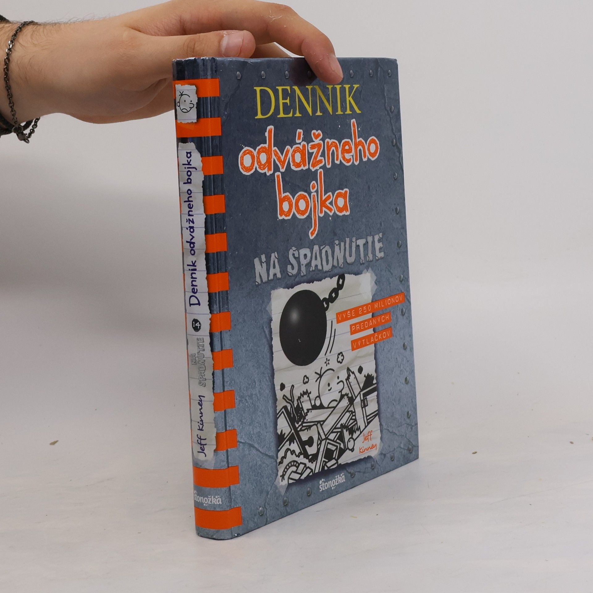 Jeff Kinney Denník odvážneho bojka 14. Na spadnutie