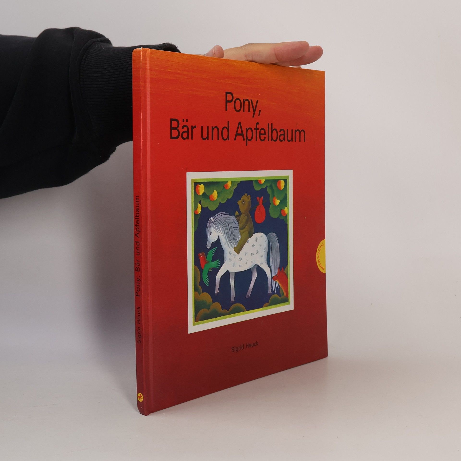 Sigrid Heuck Pony, Bär und Apfelbaum