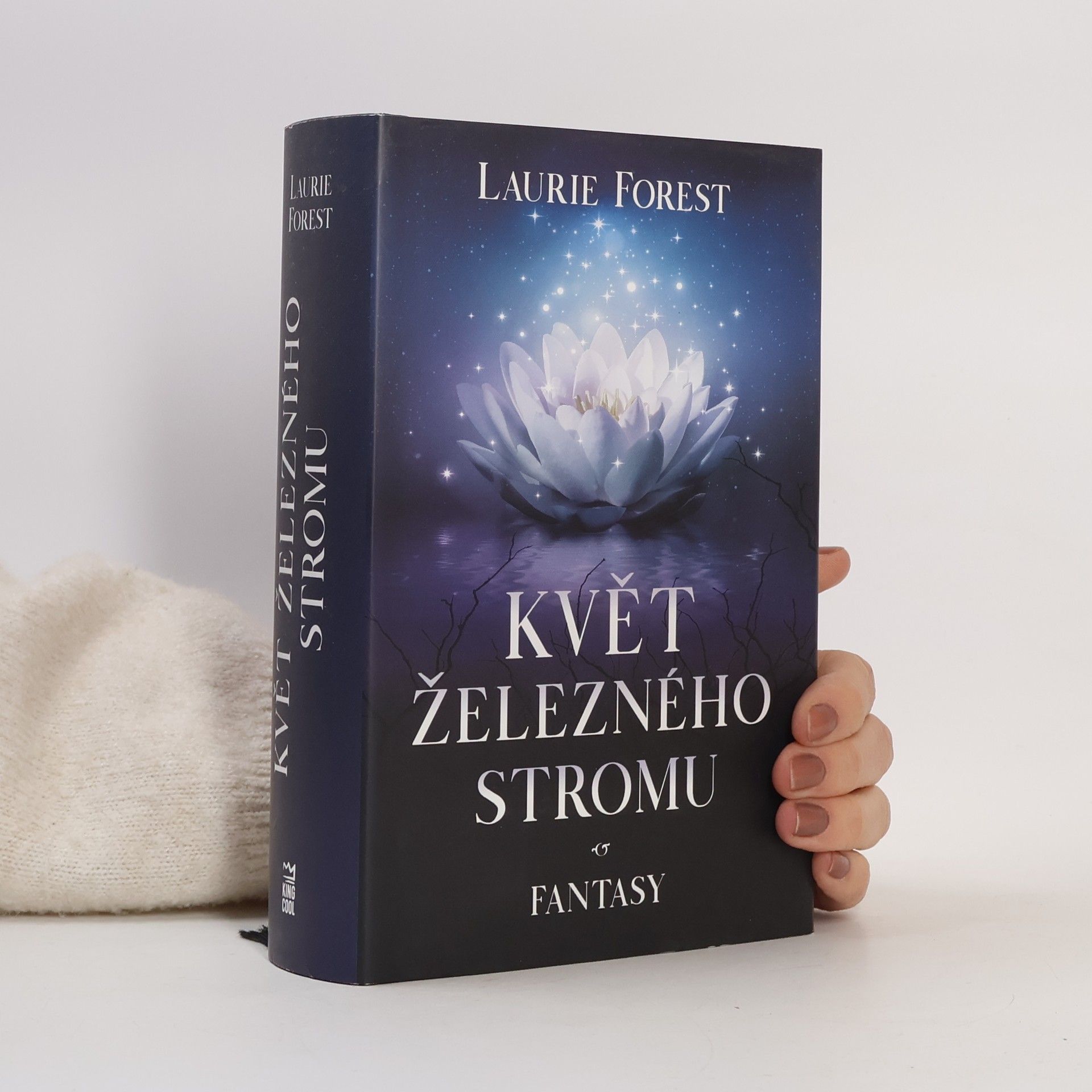 Laurie Forest Květ železného stromu