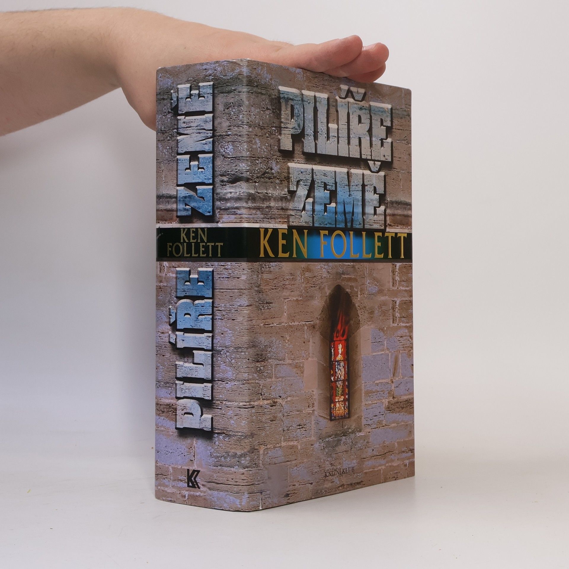 Ken Follett Pilíře země