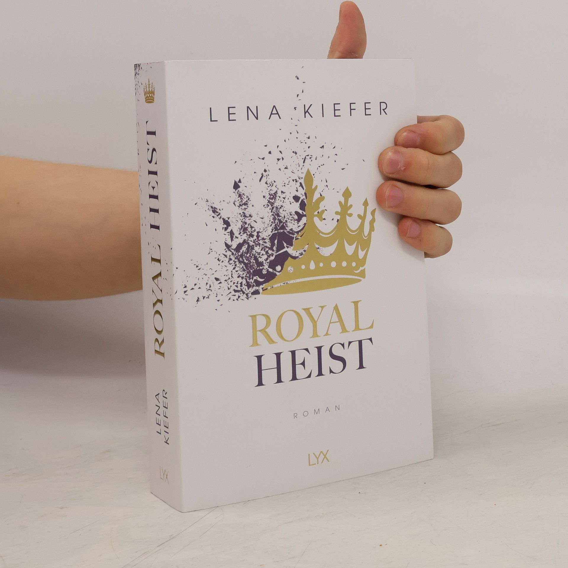 Lena Kiefer Royal Heist