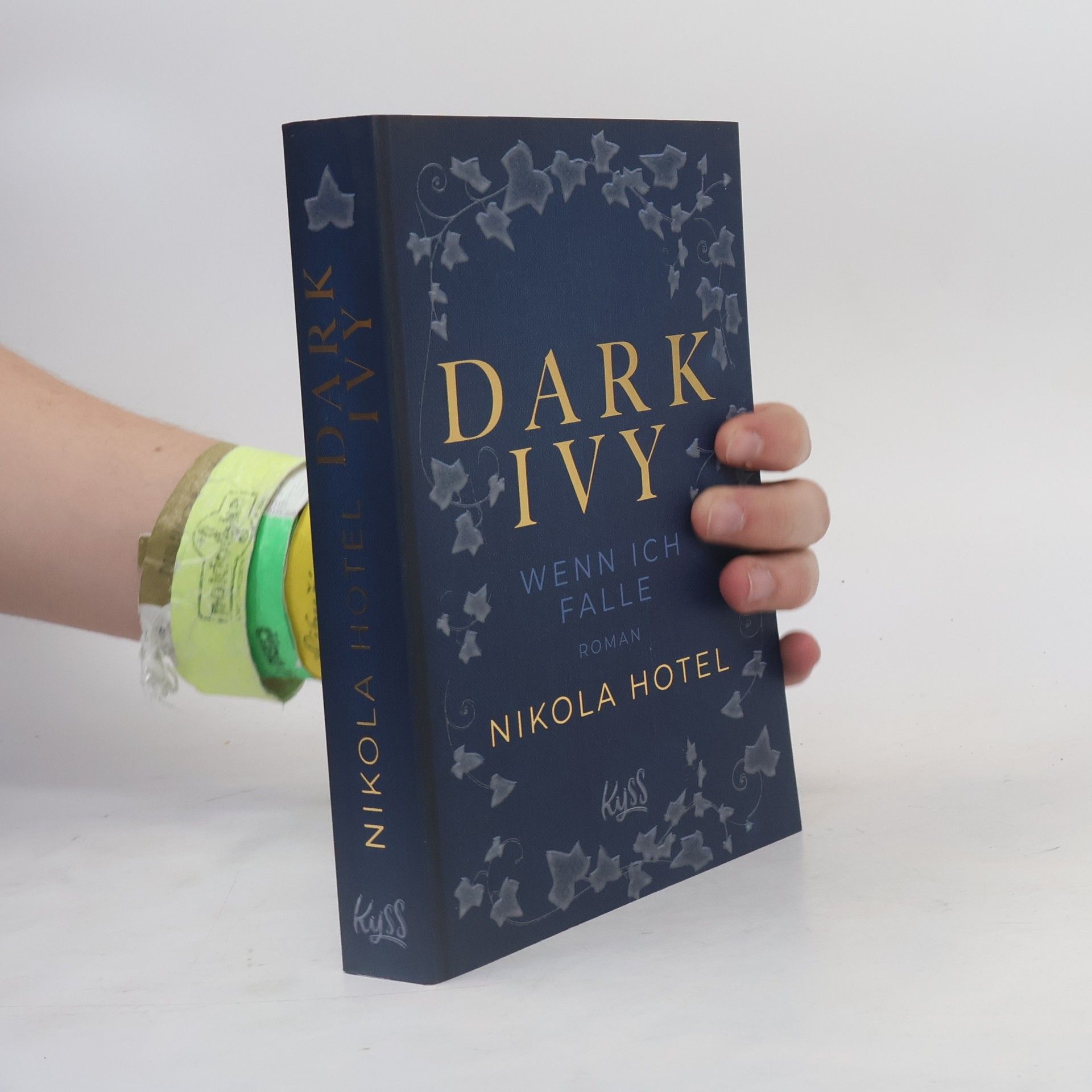 Nikola Hotel Dark Ivy - Wenn ich falle