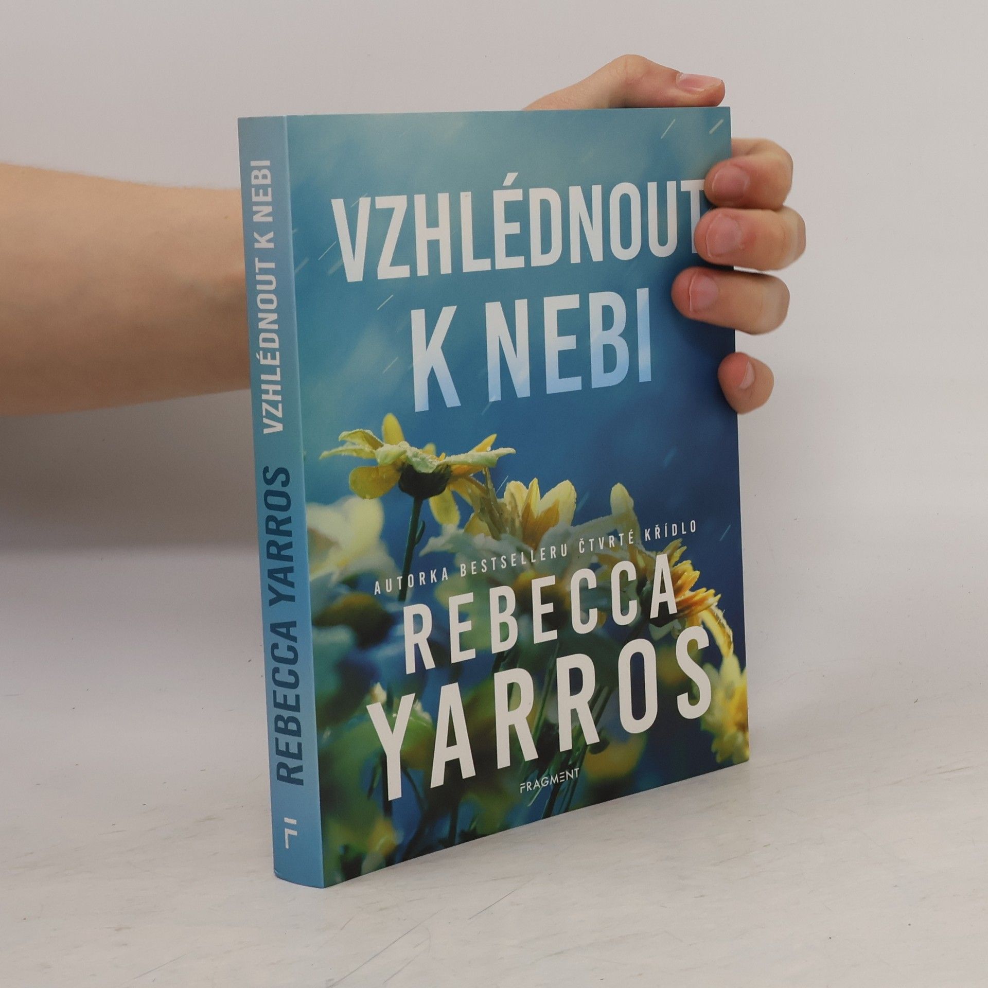 Rebecca Yarros Vzhlédnout k nebi