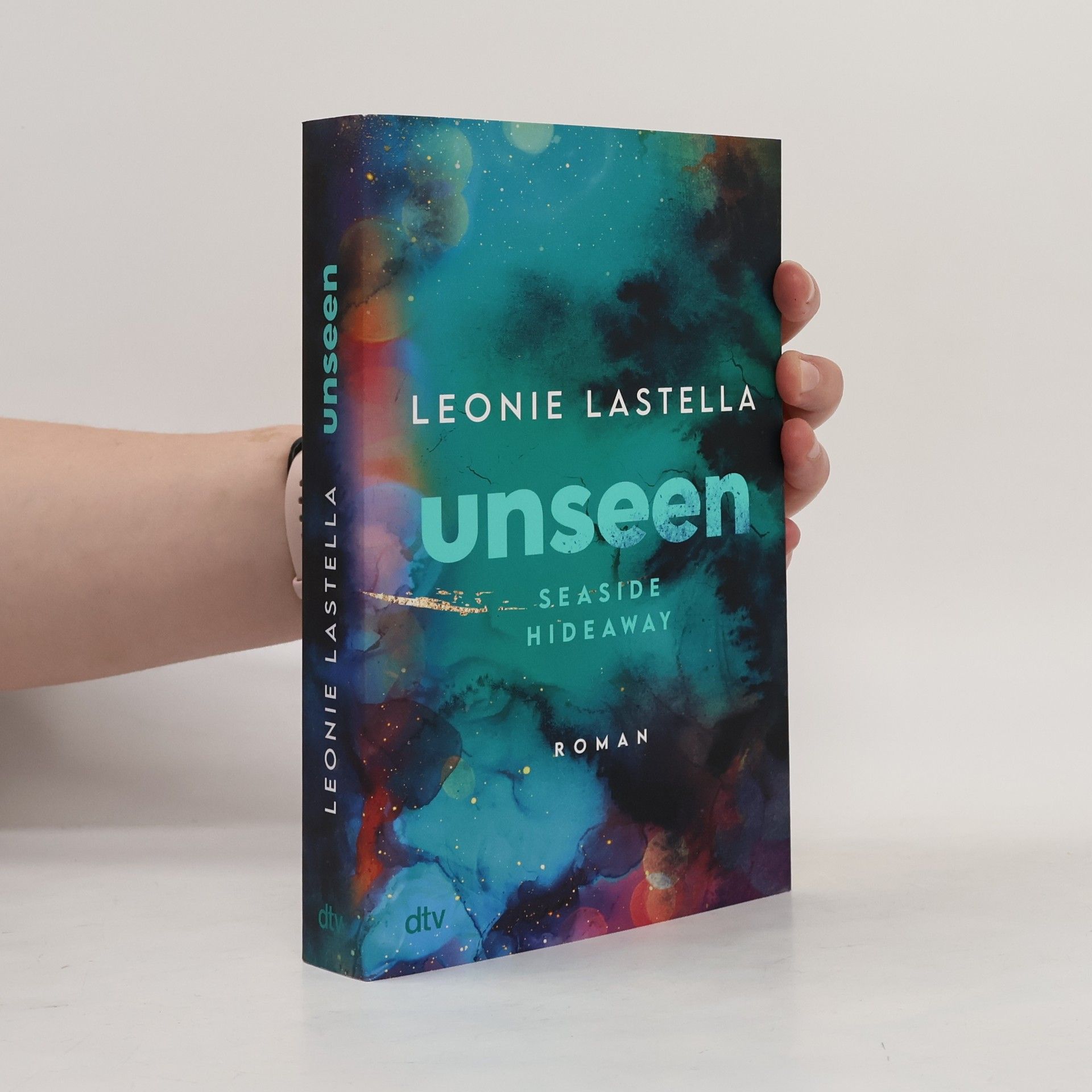 Leonie Lastella Seaside Hideaway – Unseen