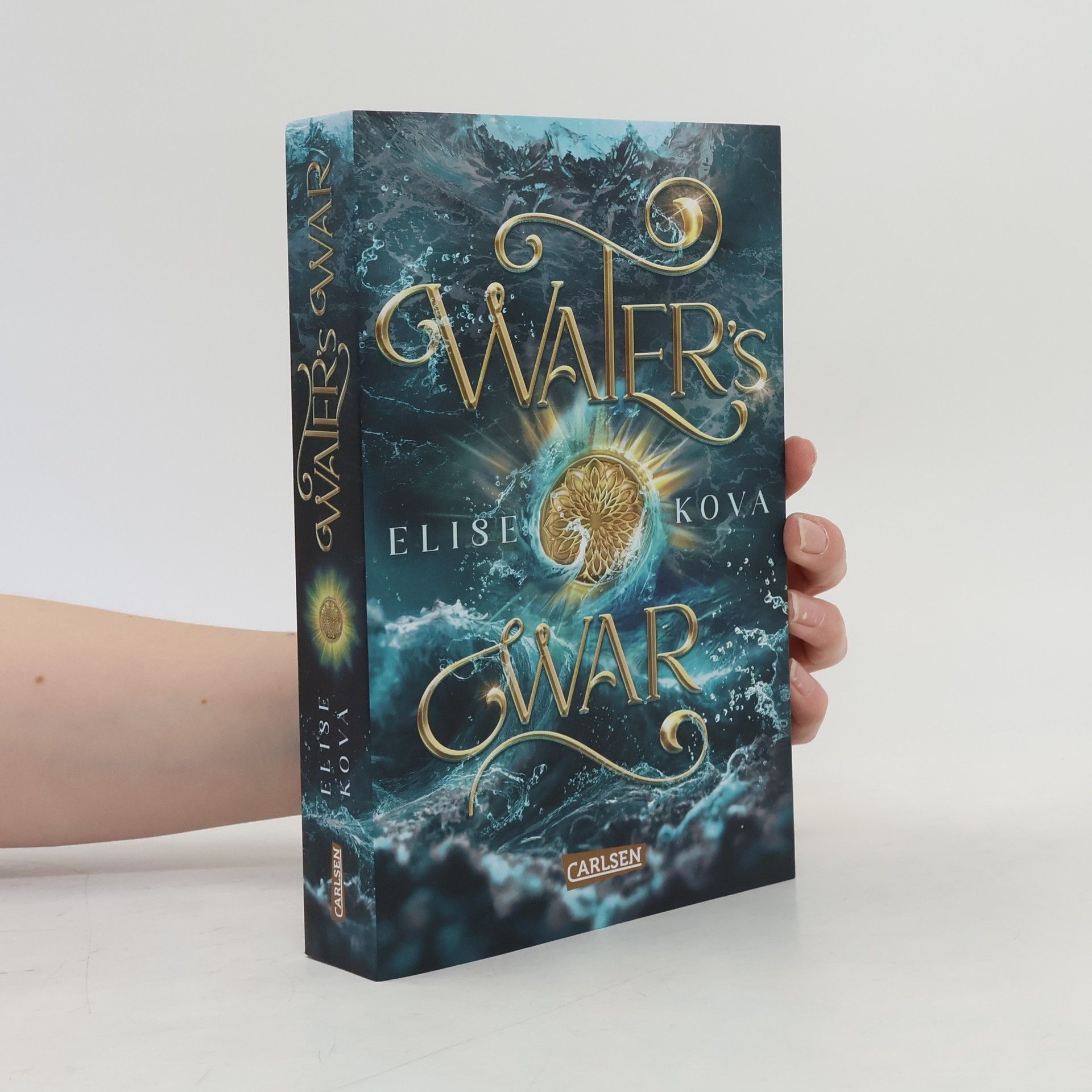 Elise Kova Water's War