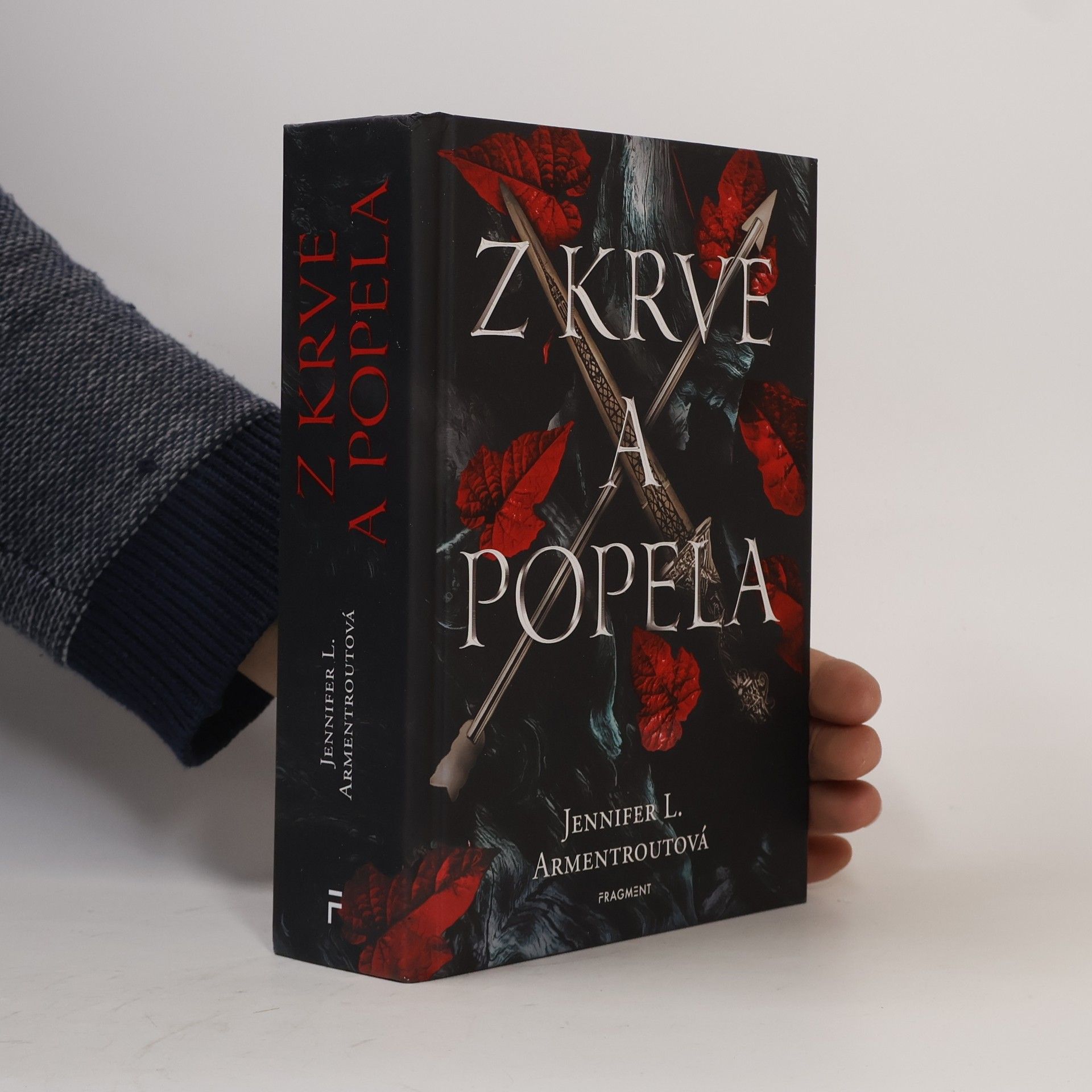 Jennifer L. Armentrout Z krve a popela