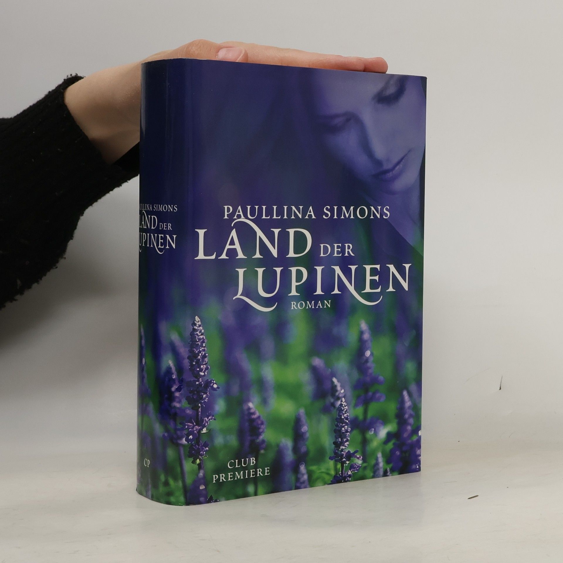 Paullina Simons Land der Lupinen