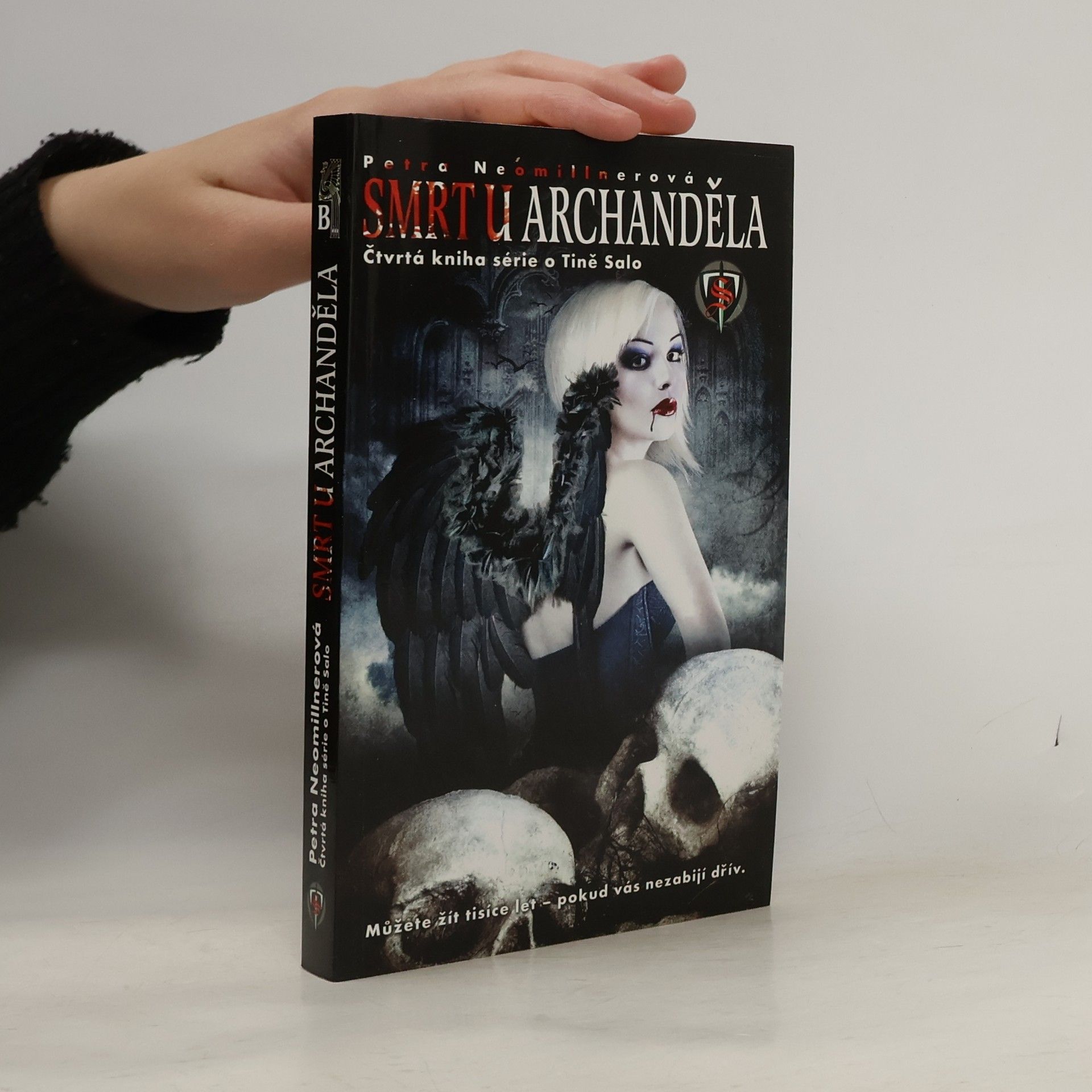 Petra Neomillnerová Smrt u archanděla. Tina Salo, kniha čtvrtá