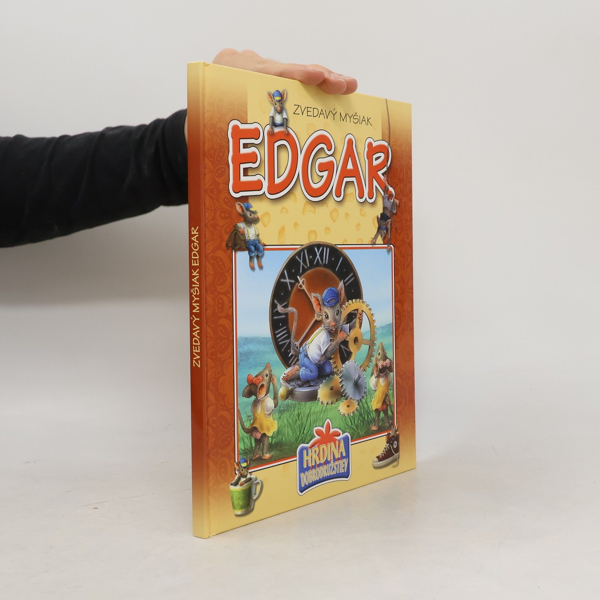 Zvedavý myšiak Edgar