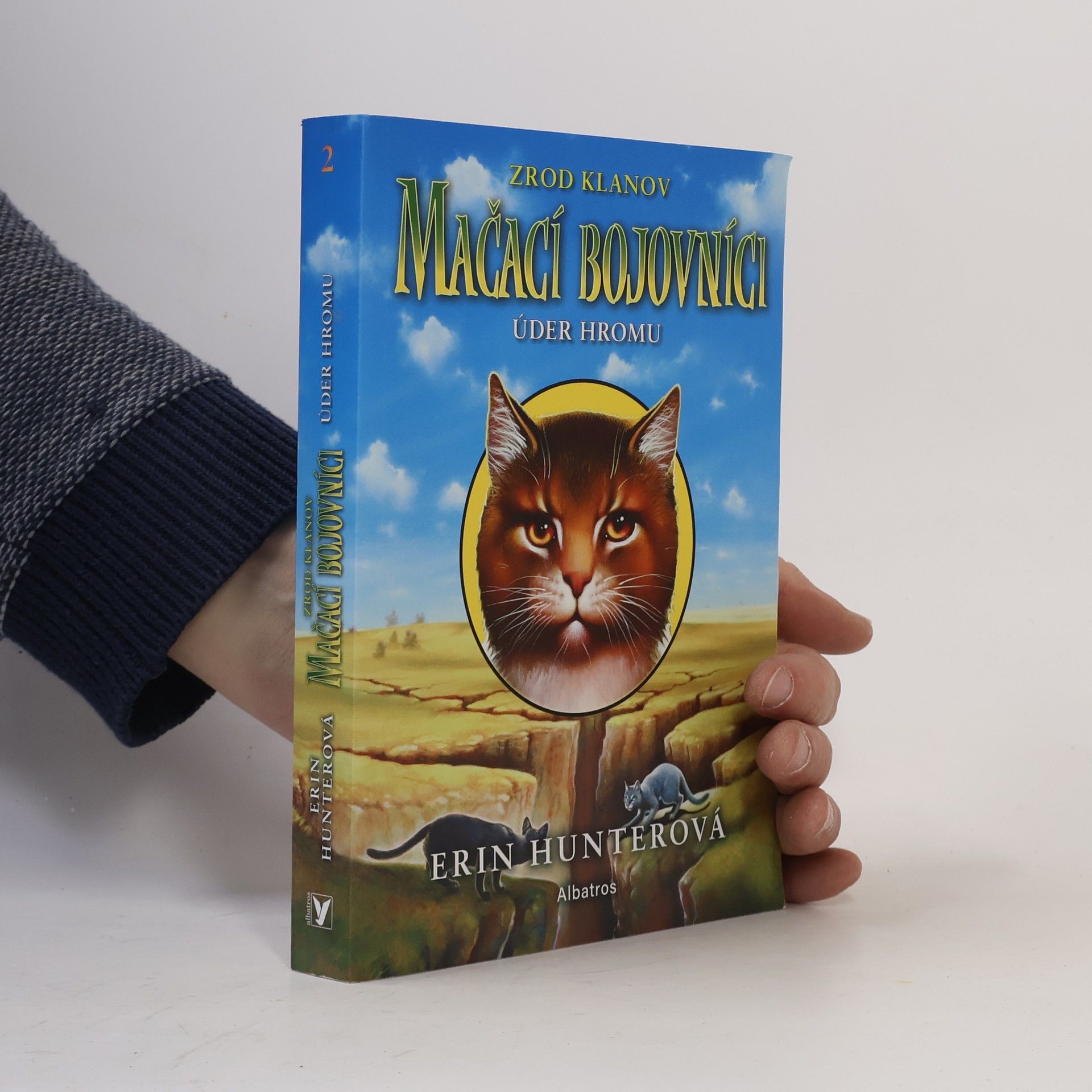 Erin Hunter Úder hromu