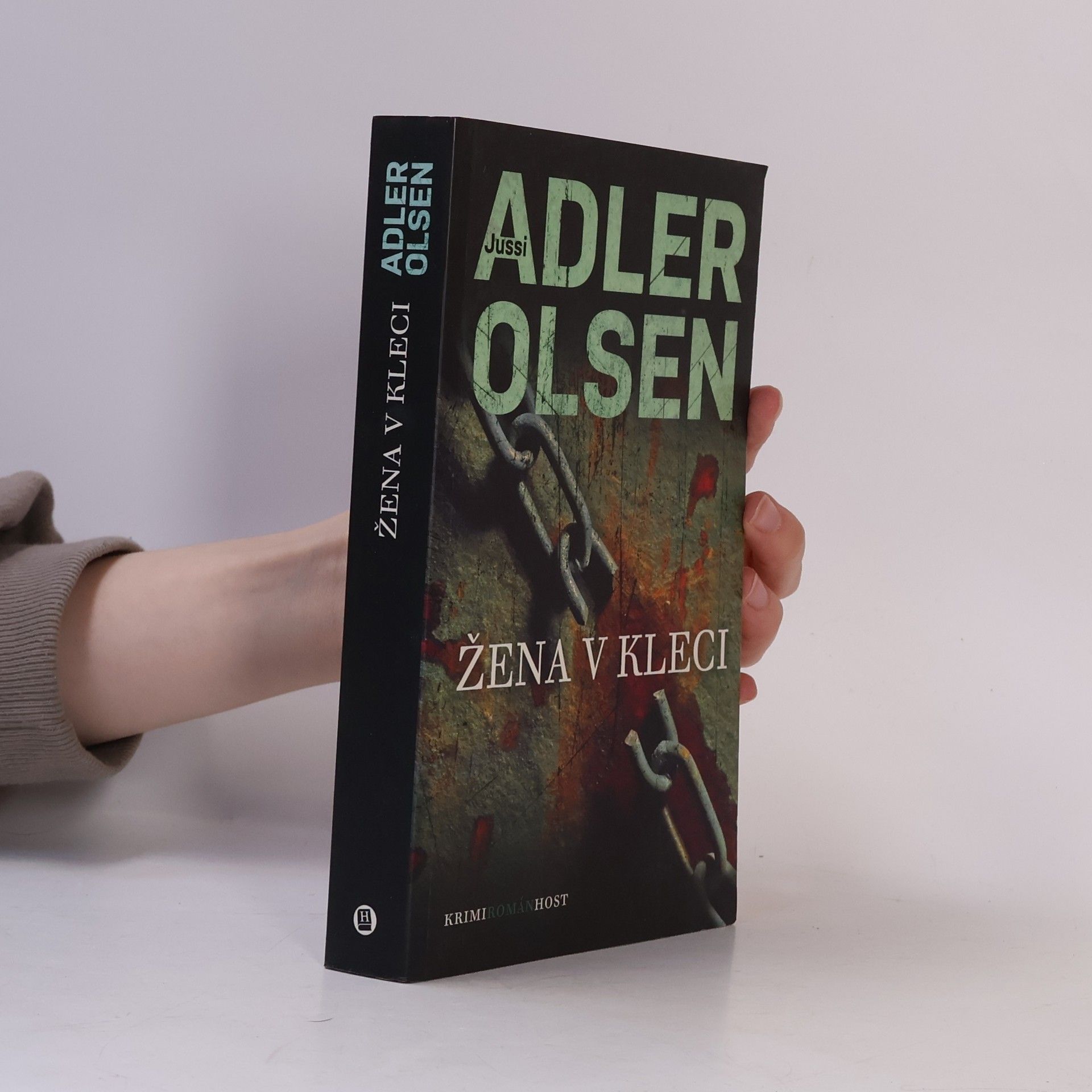 Žena v kleci