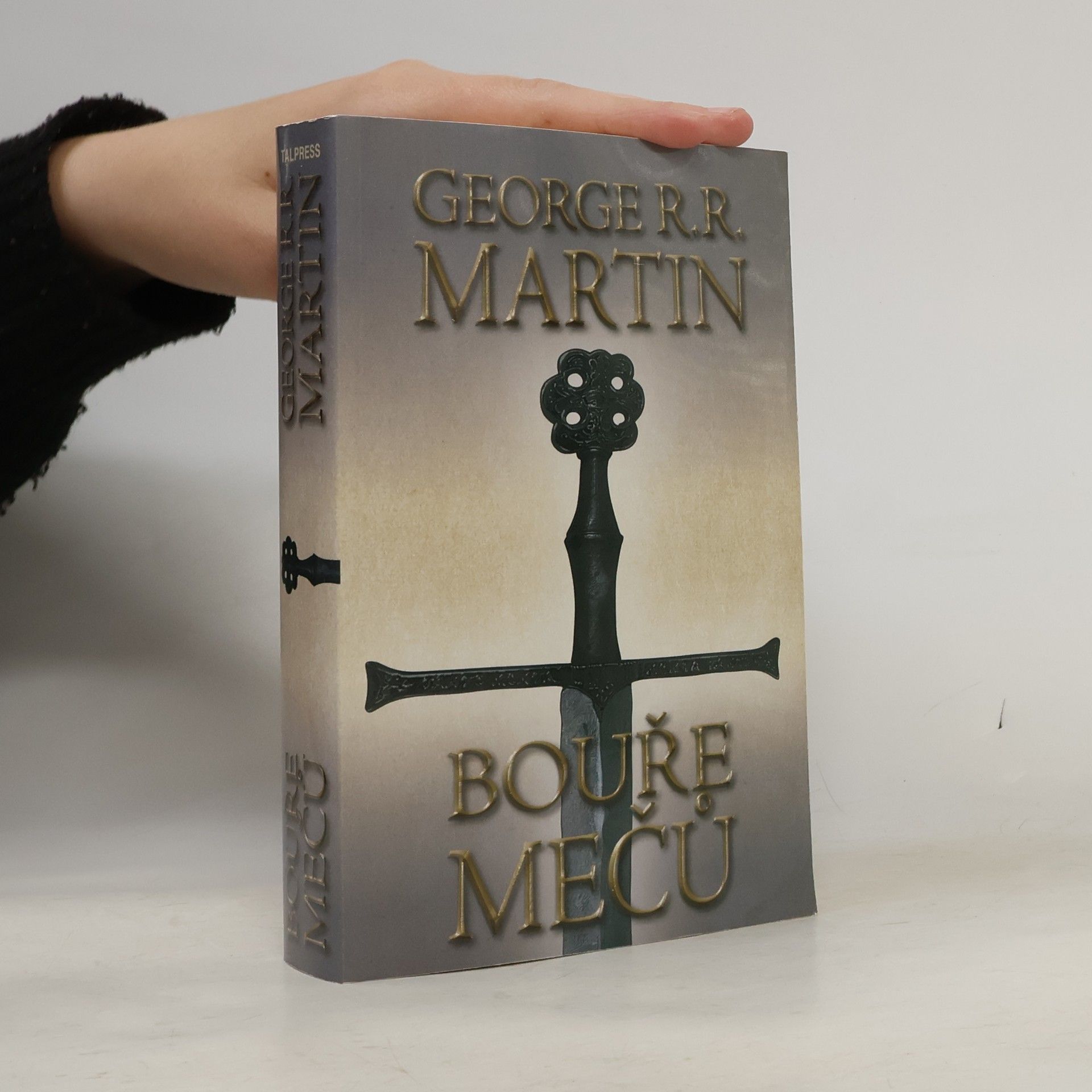 George R. R. Martin Bouře mečů. Část první