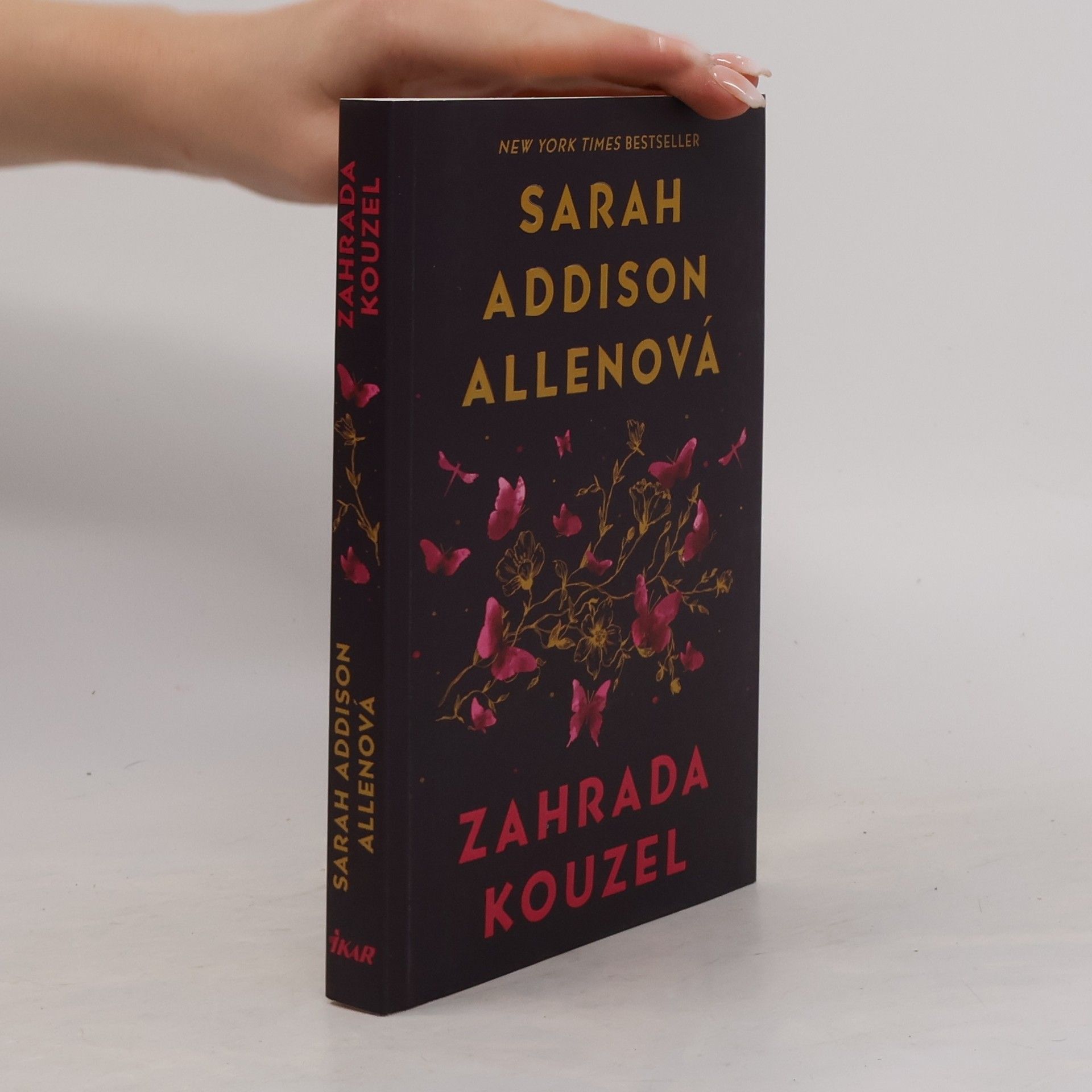 Sarah Addison Allen Zahrada kouzel