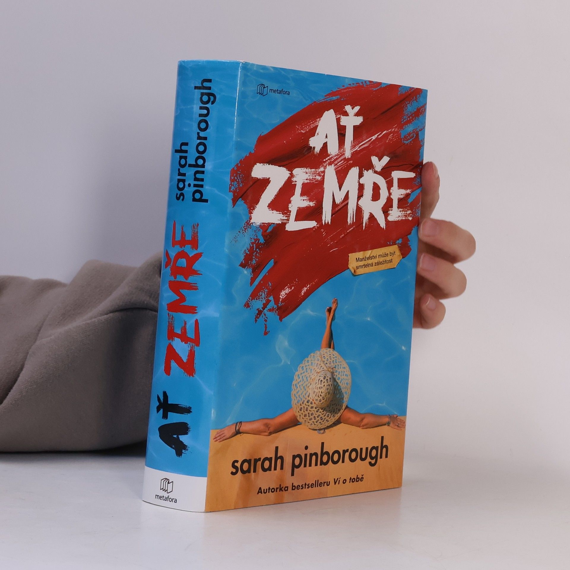 Sarah Pinborough Ať zemře