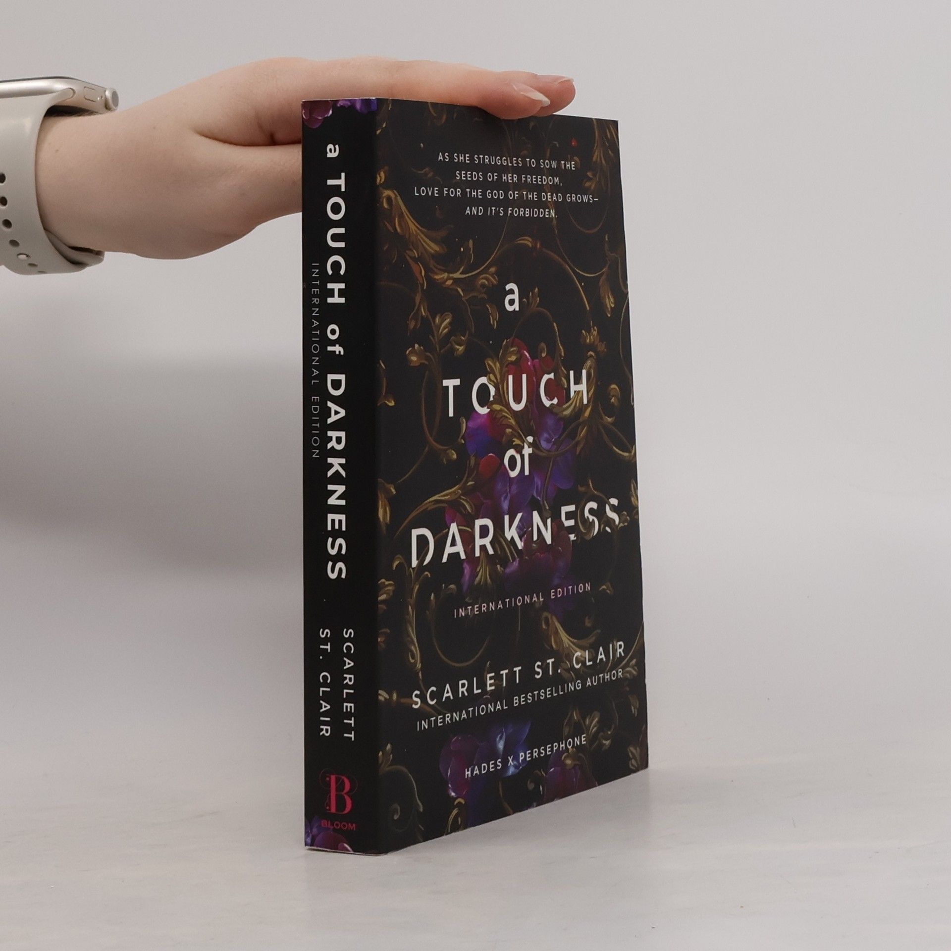 Scarlett St. Clair A Touch of Darkness