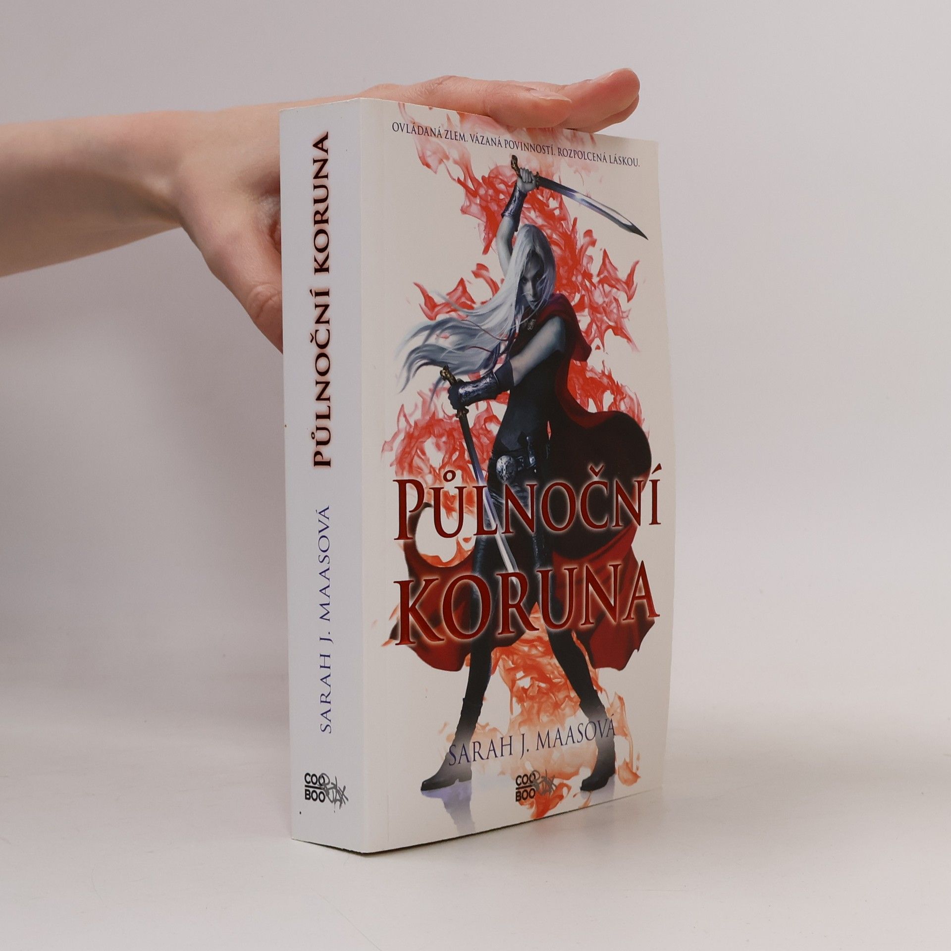 Sarah J. Maas Půlnoční koruna