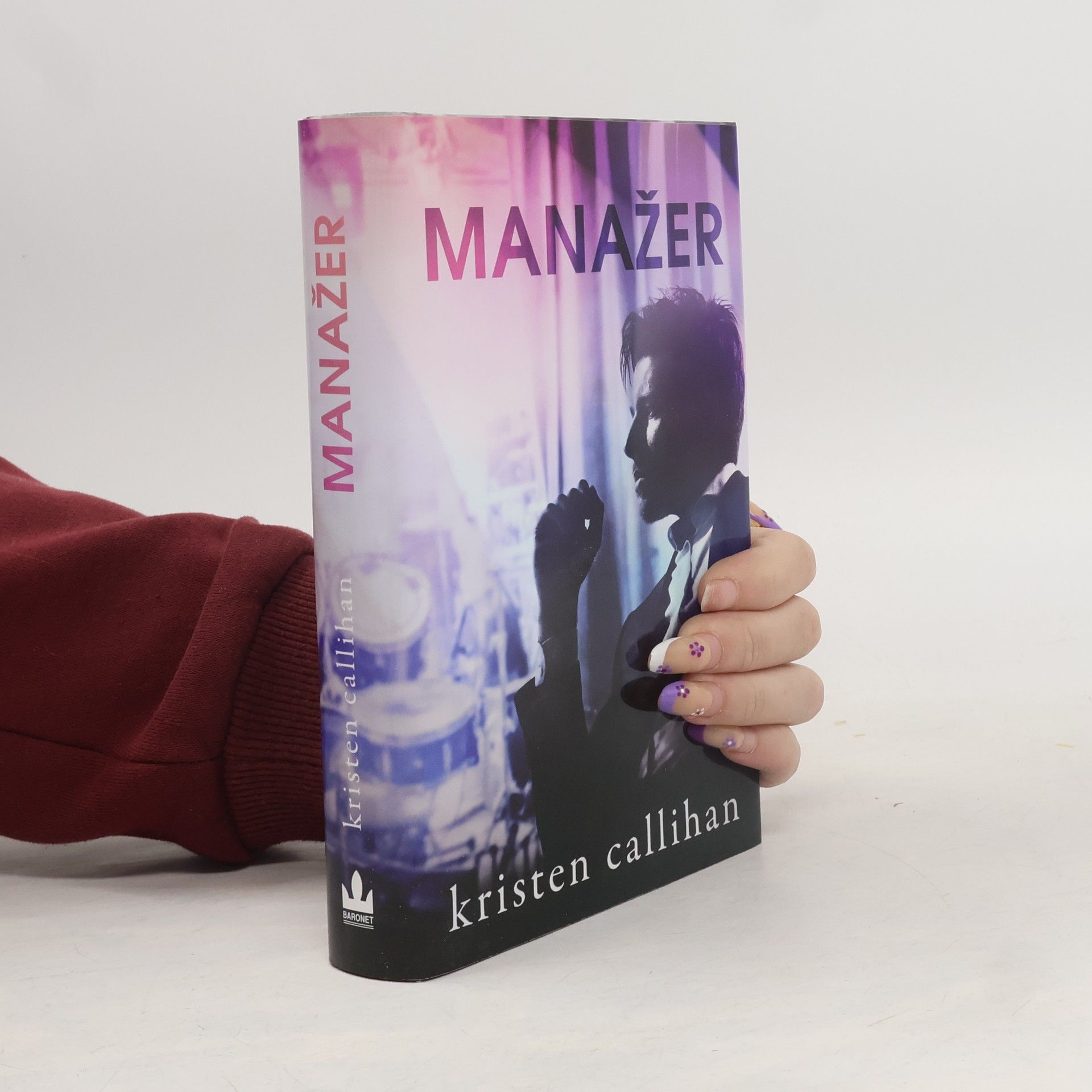 Kristen Callihan Manažer