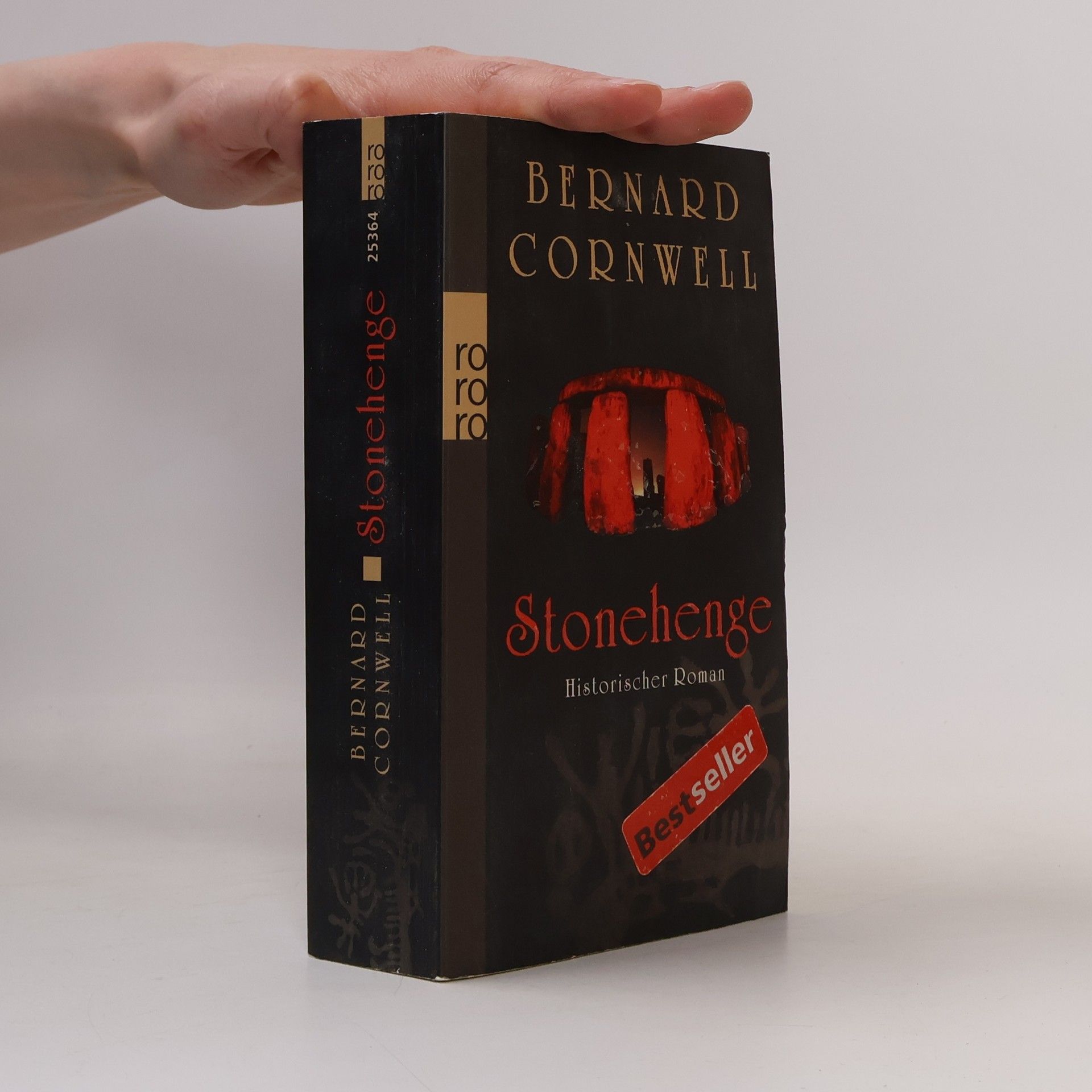 Bernard Cornwell Stonehenge