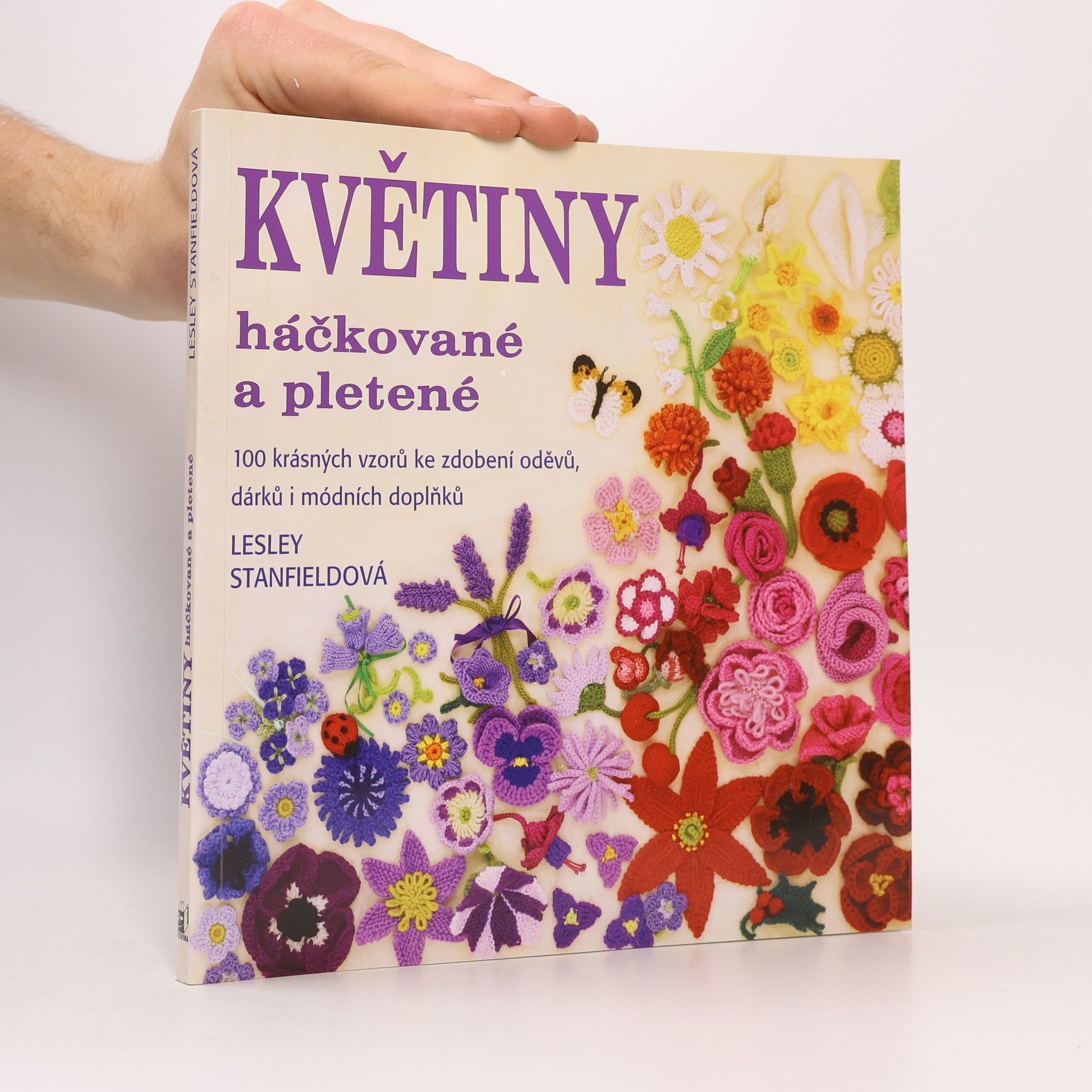 Lesley Stanfield Květiny háčkované a pletené