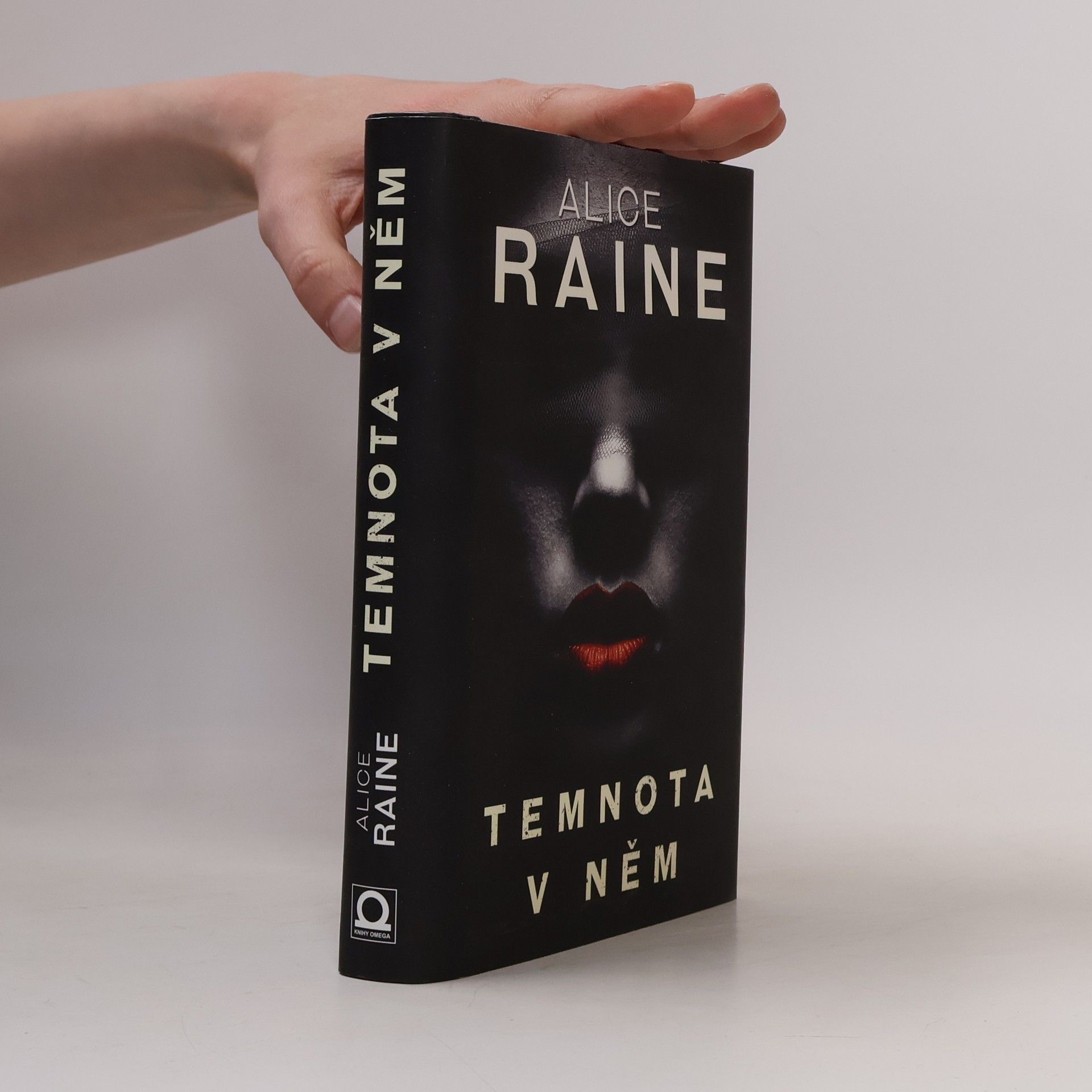Alice Raine Temnota v něm