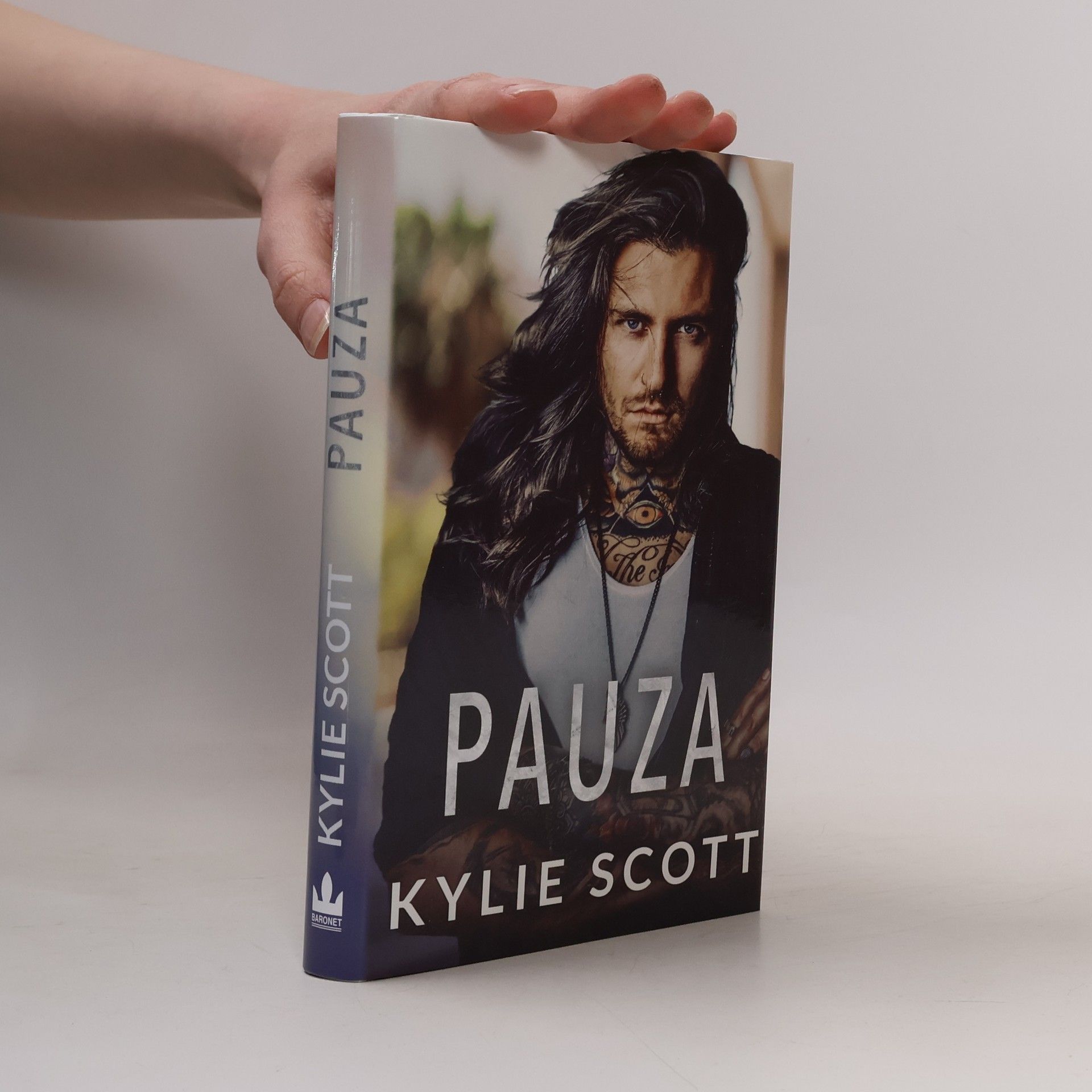 Kylie Scott Pauza