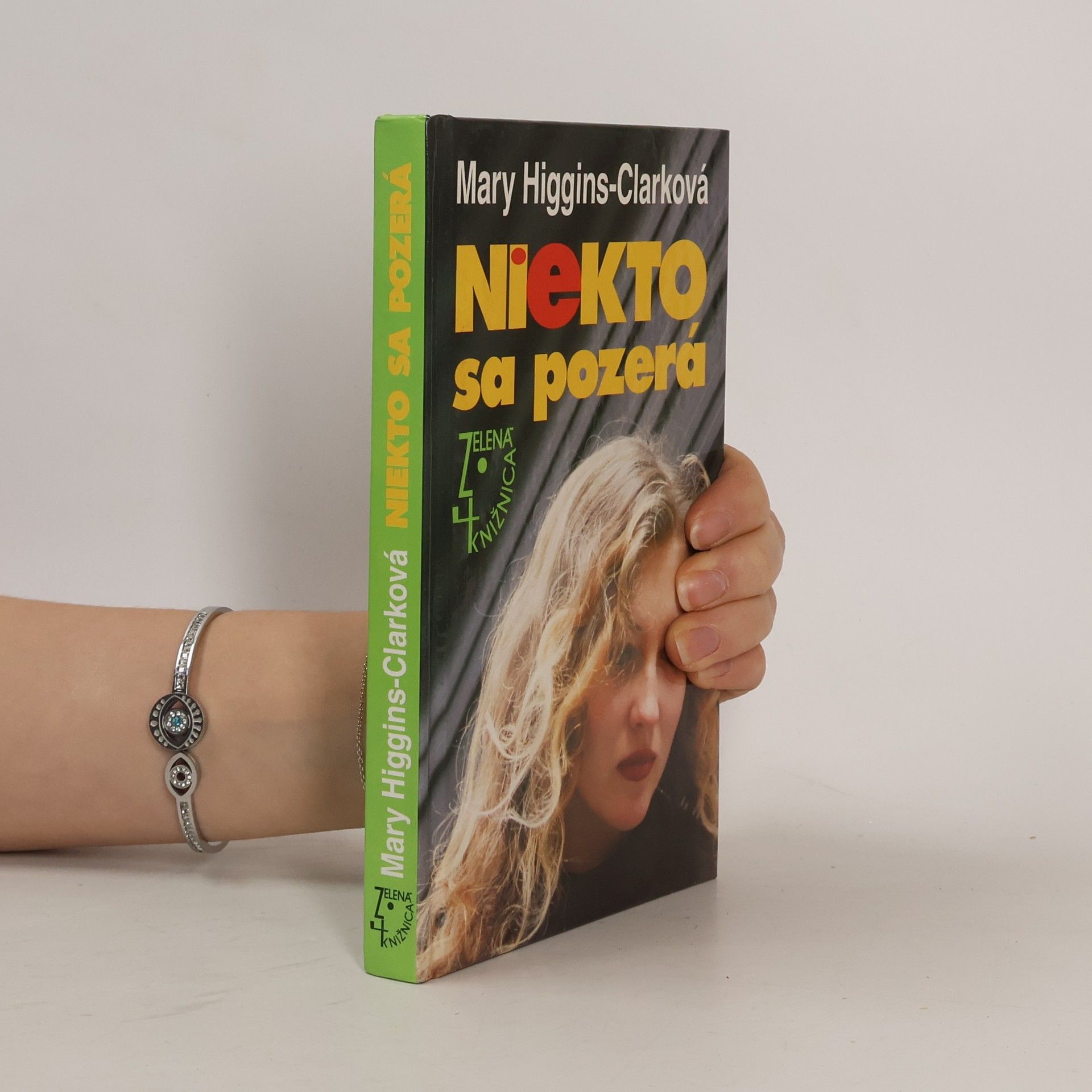 Mary Higgins Clark Niekto sa pozerá