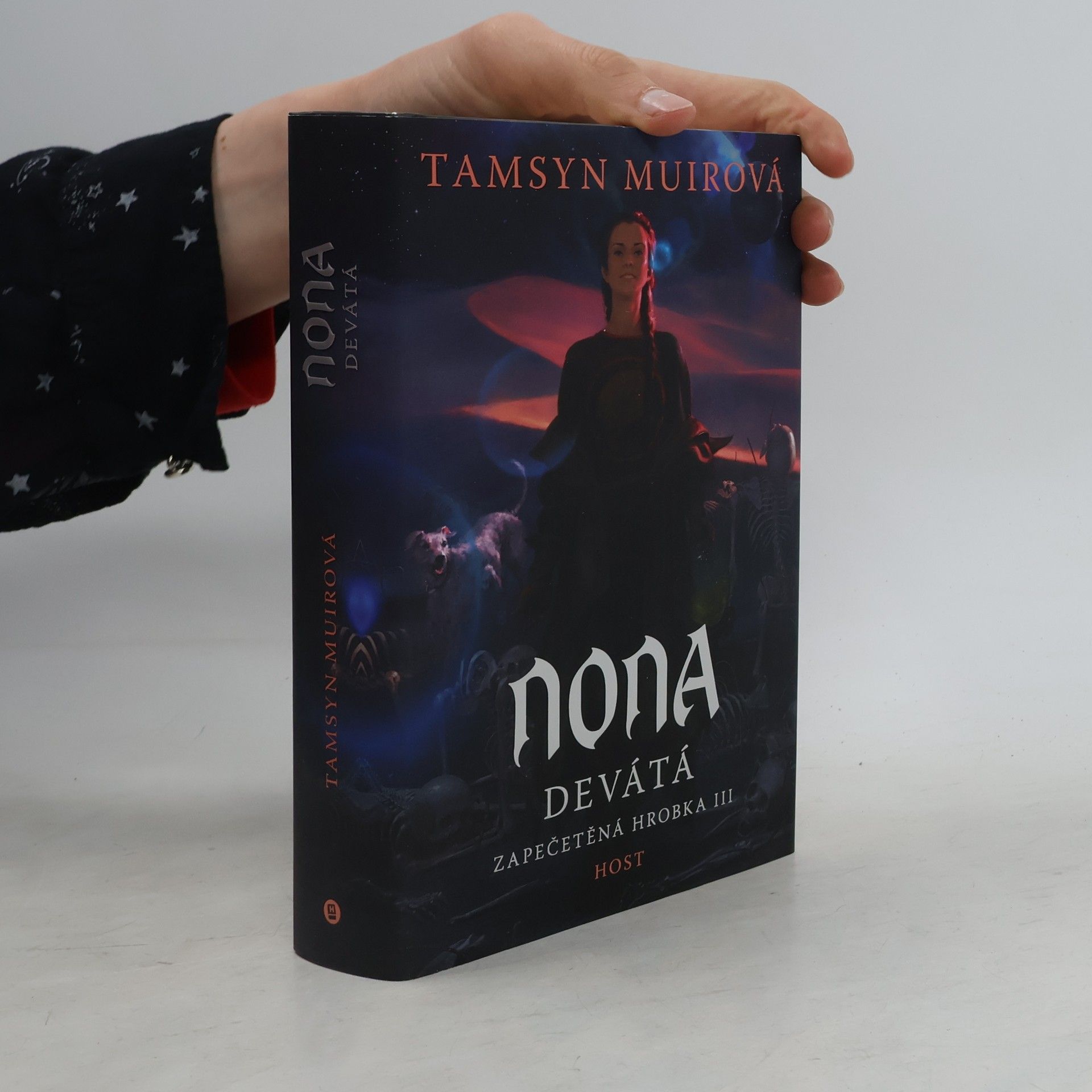 Tamsyn Muir Zapečetěná hrobka III. Nona Devátá