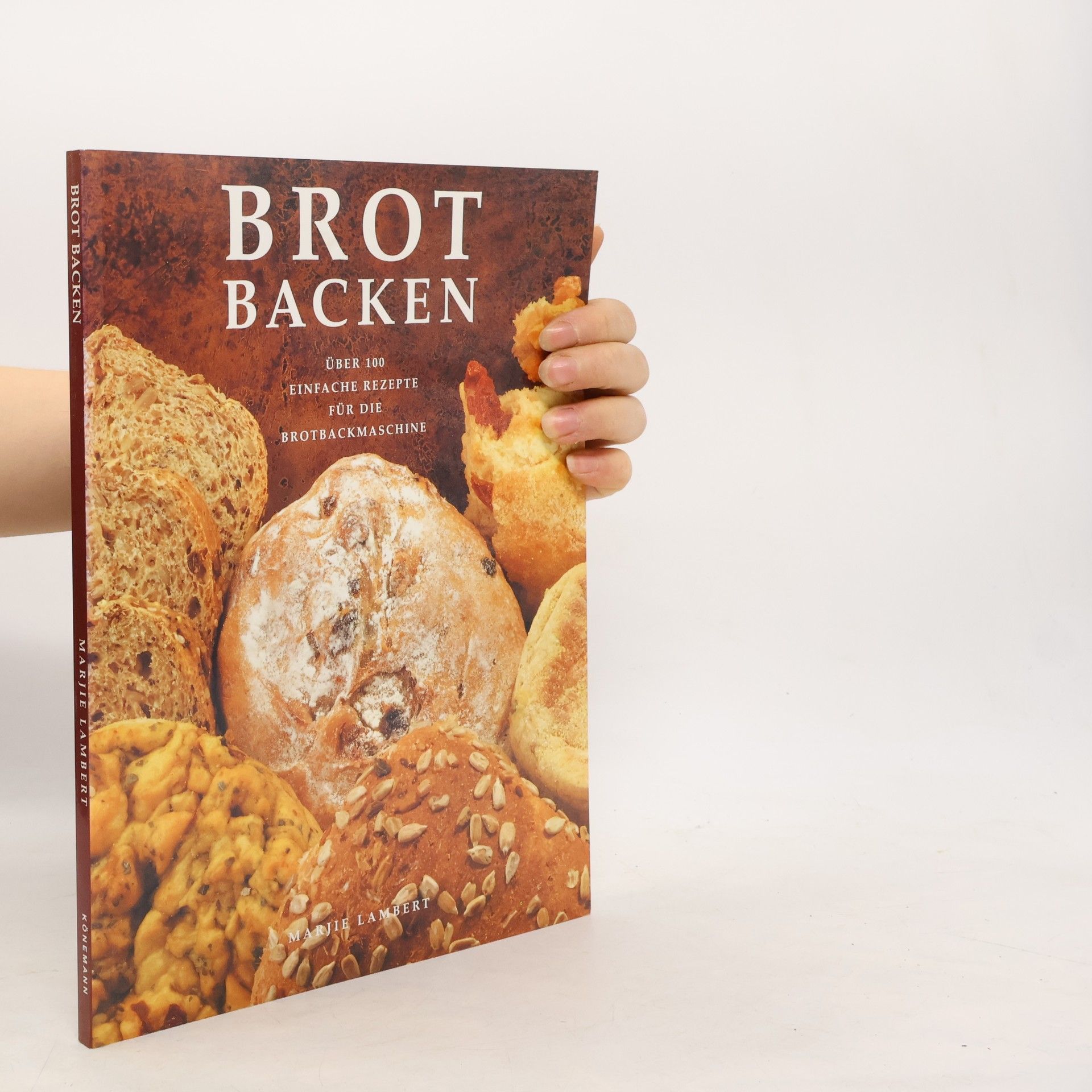 Marjie Lambert Backen mit der Brotmaschine
