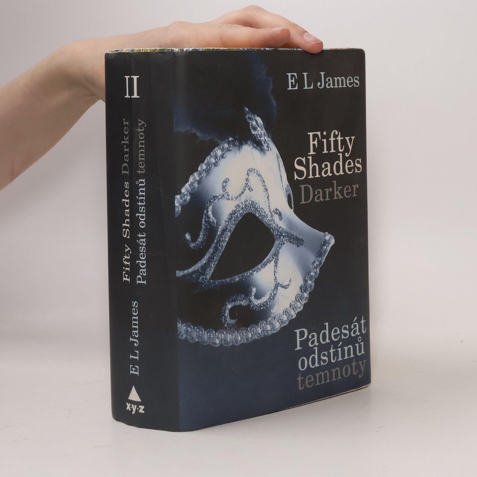 E. L. James Padesát odstínů temnoty