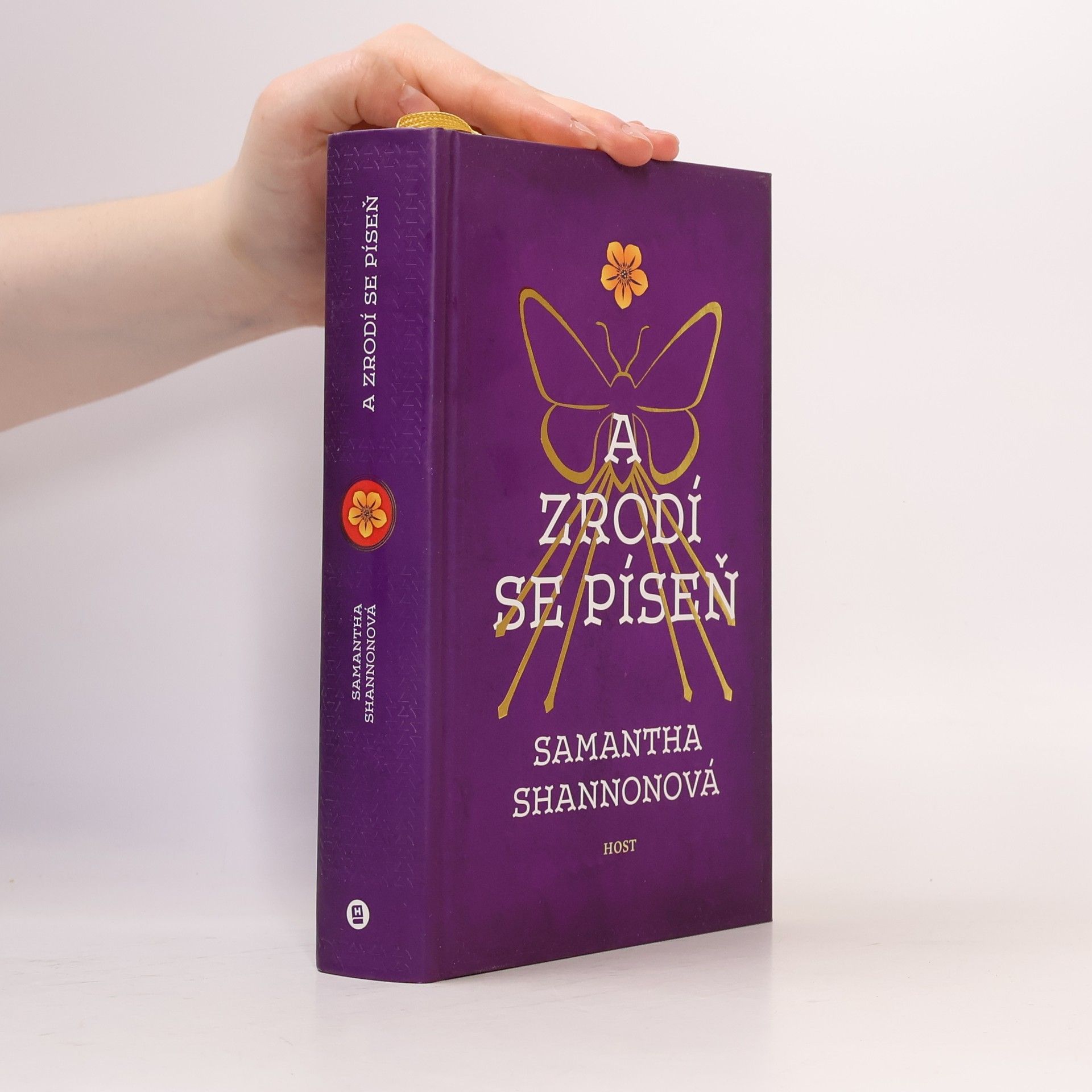Samantha Shannonová A zrodí se píseň