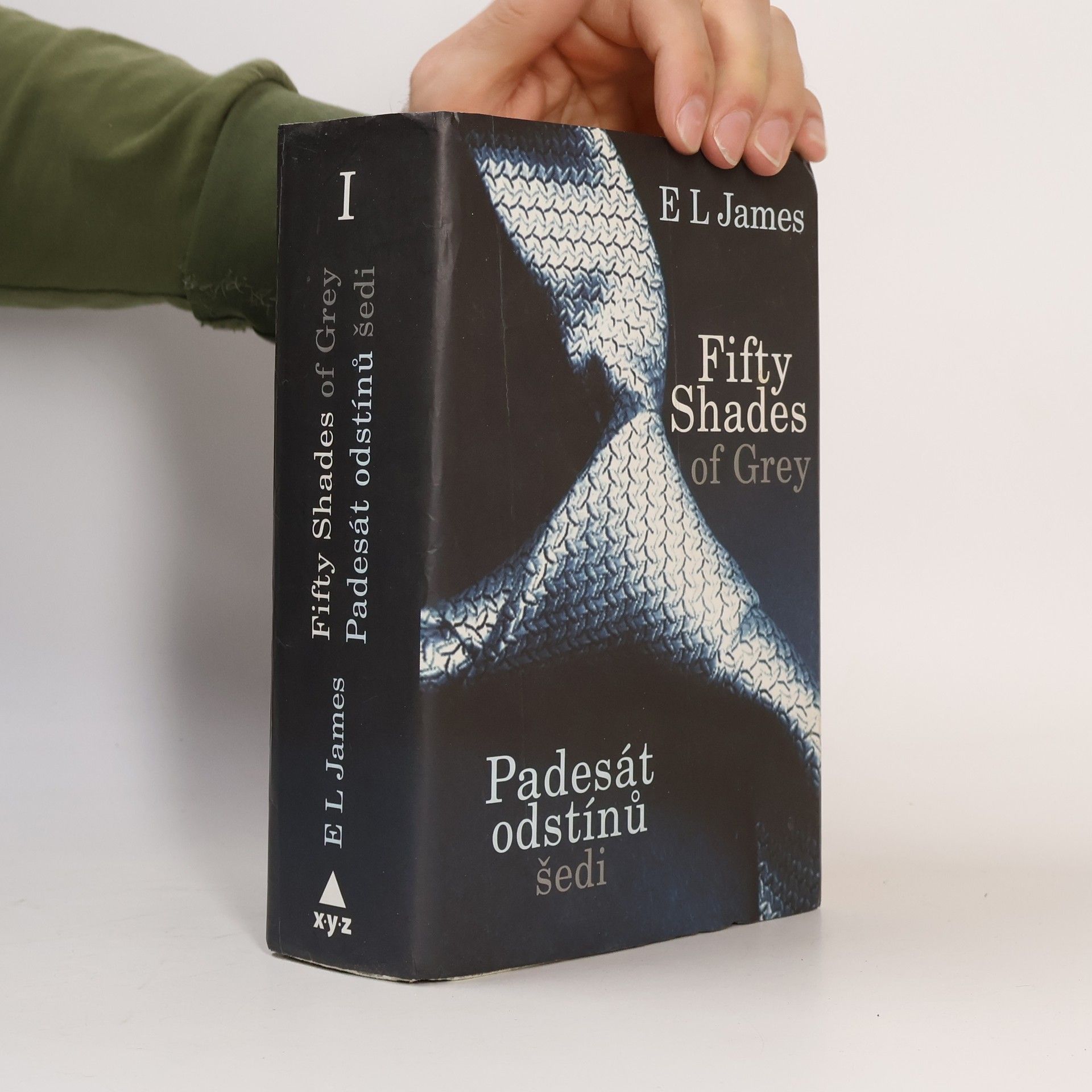 E. L. James Padesát odstínů šedi