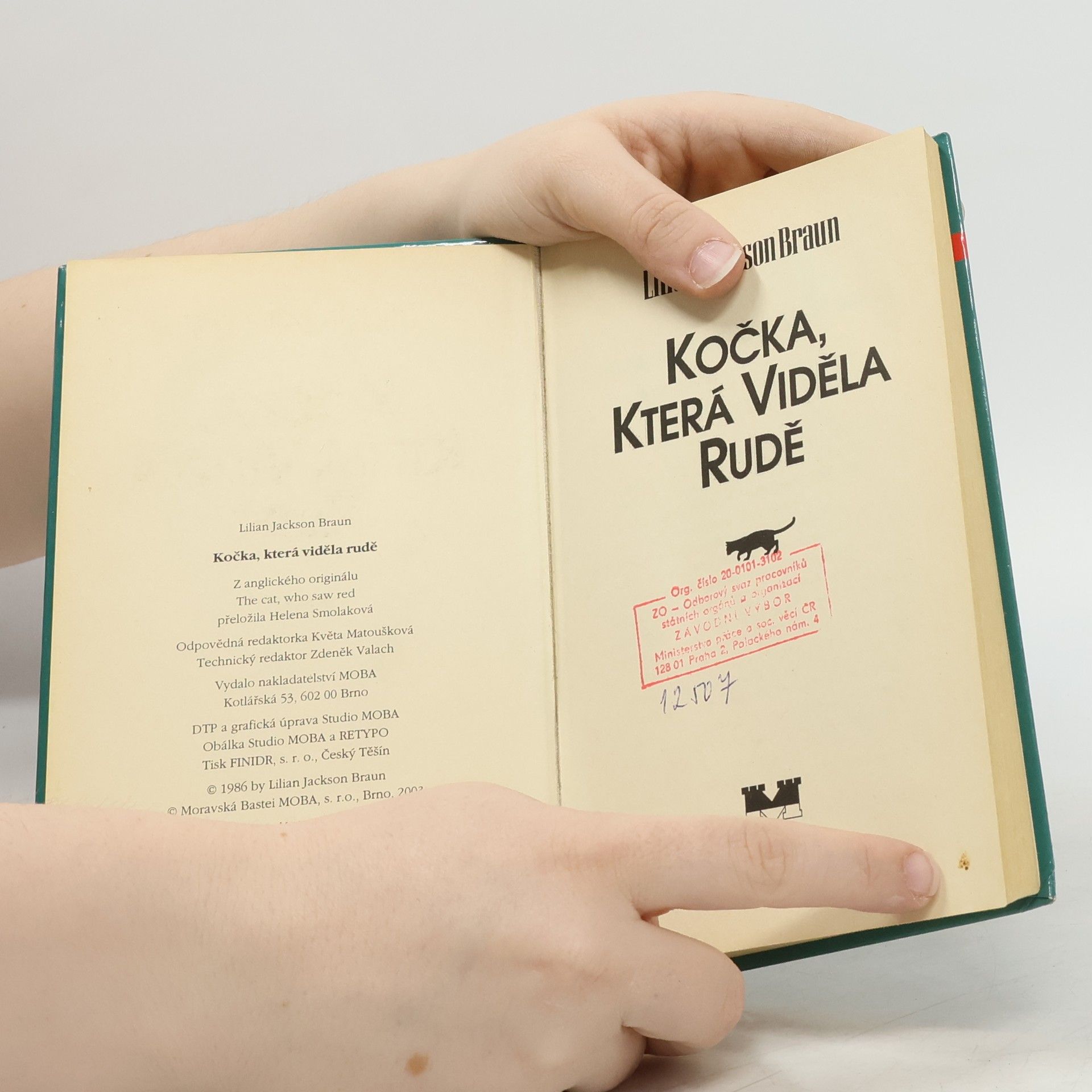 Lilian Jackson Braun Kočka, která viděla rudě