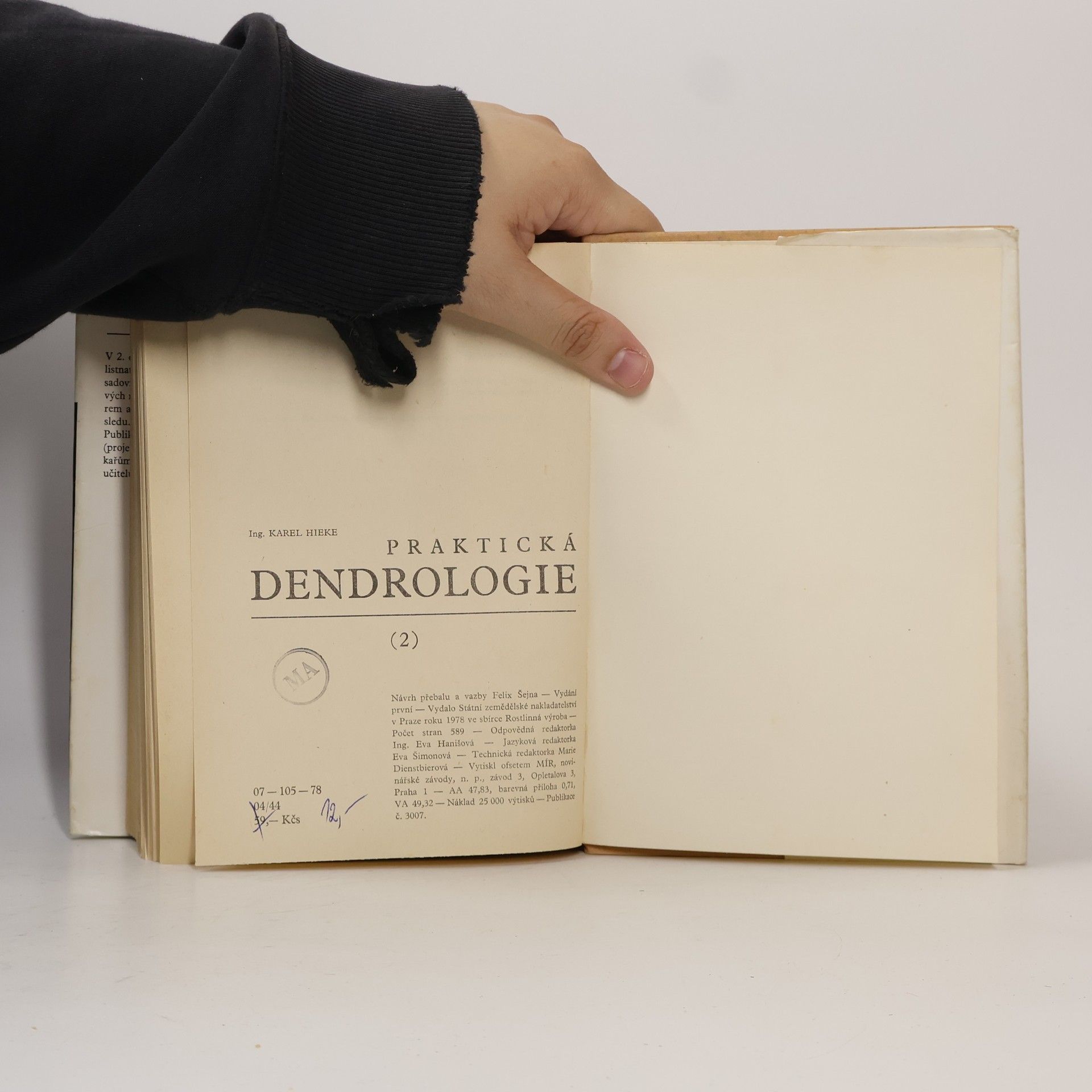 Karel Hieke Praktická dendrologie 2