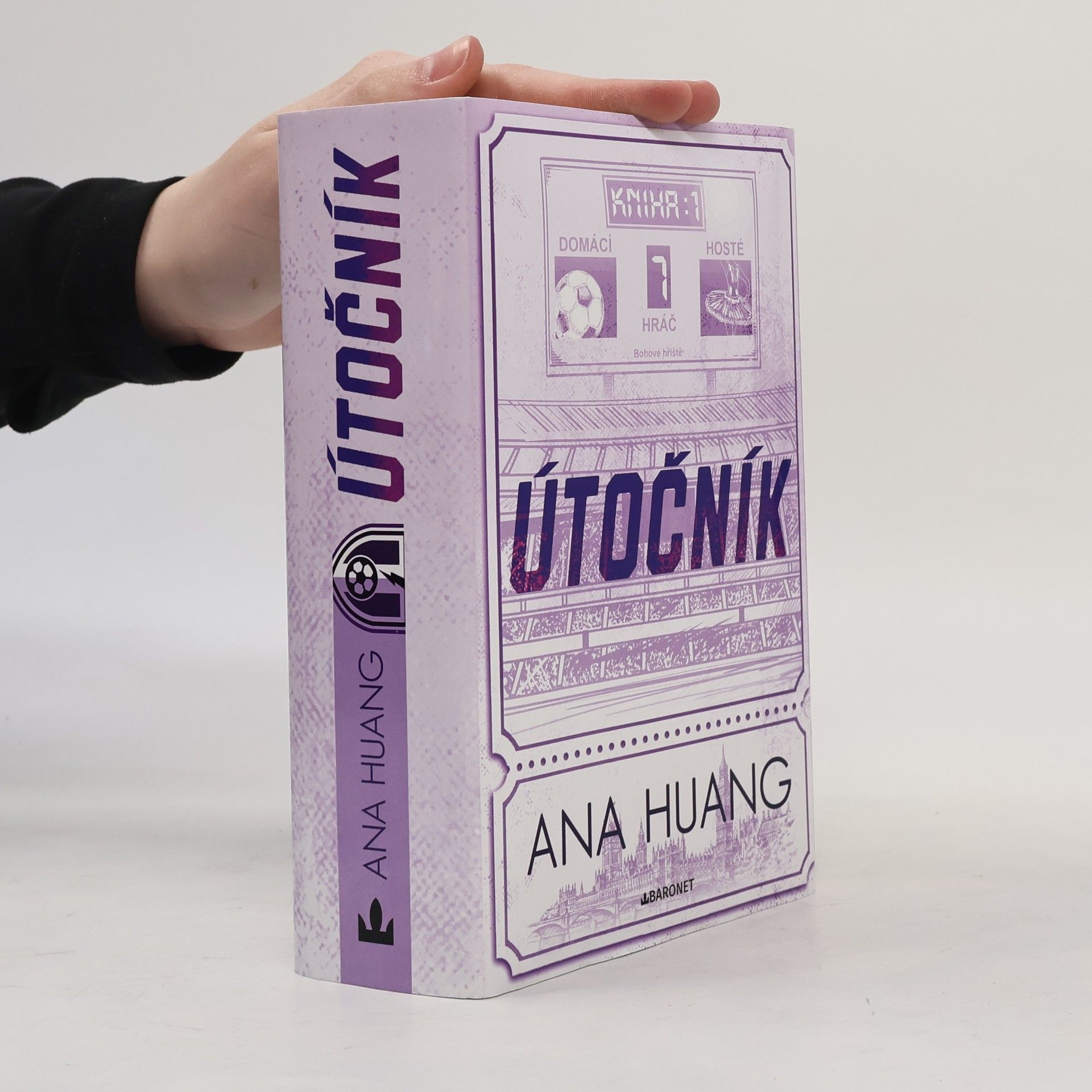 Ana Huang Útočník