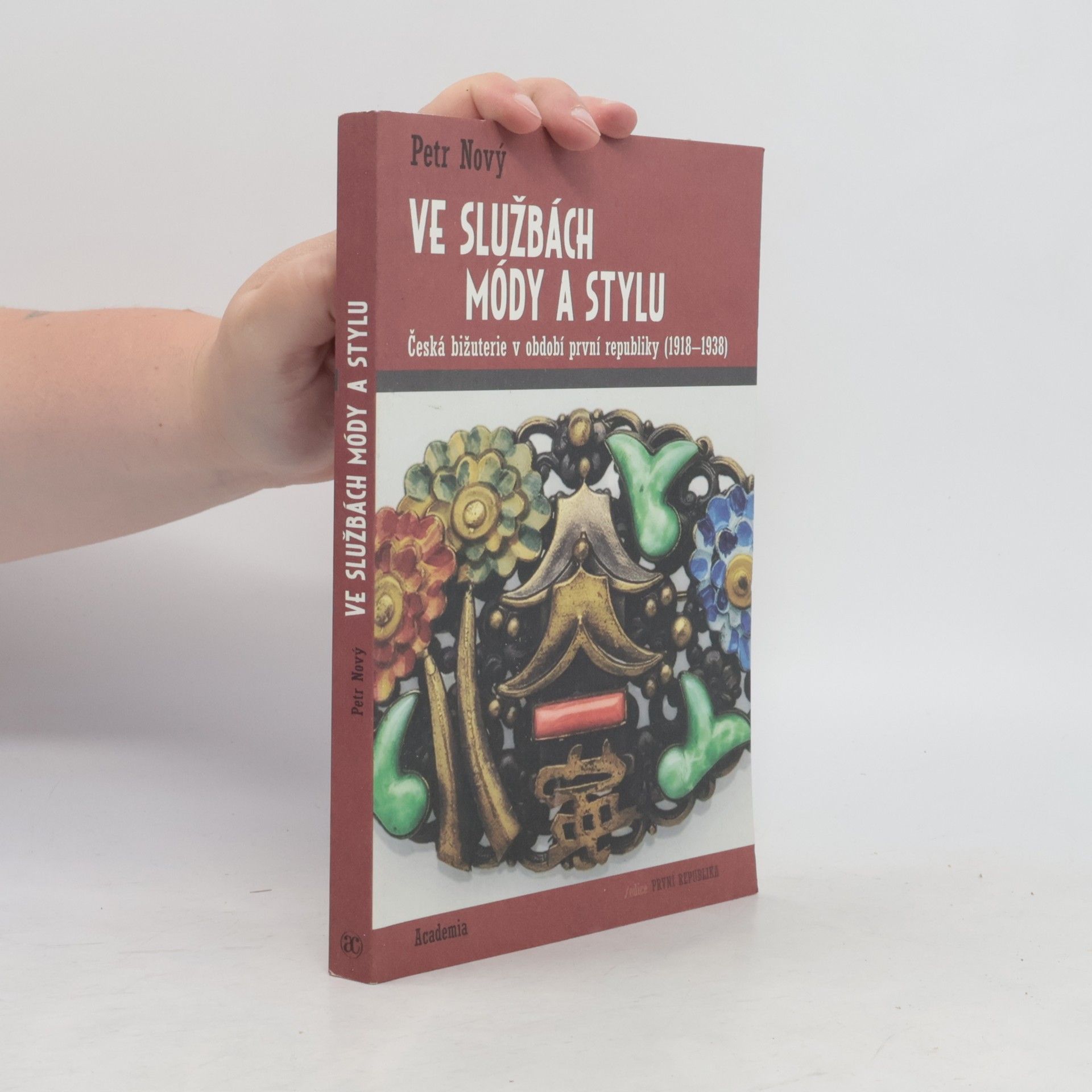 Ve službách módy a stylu. česká bižuterie v období první republiky (1918-1938)