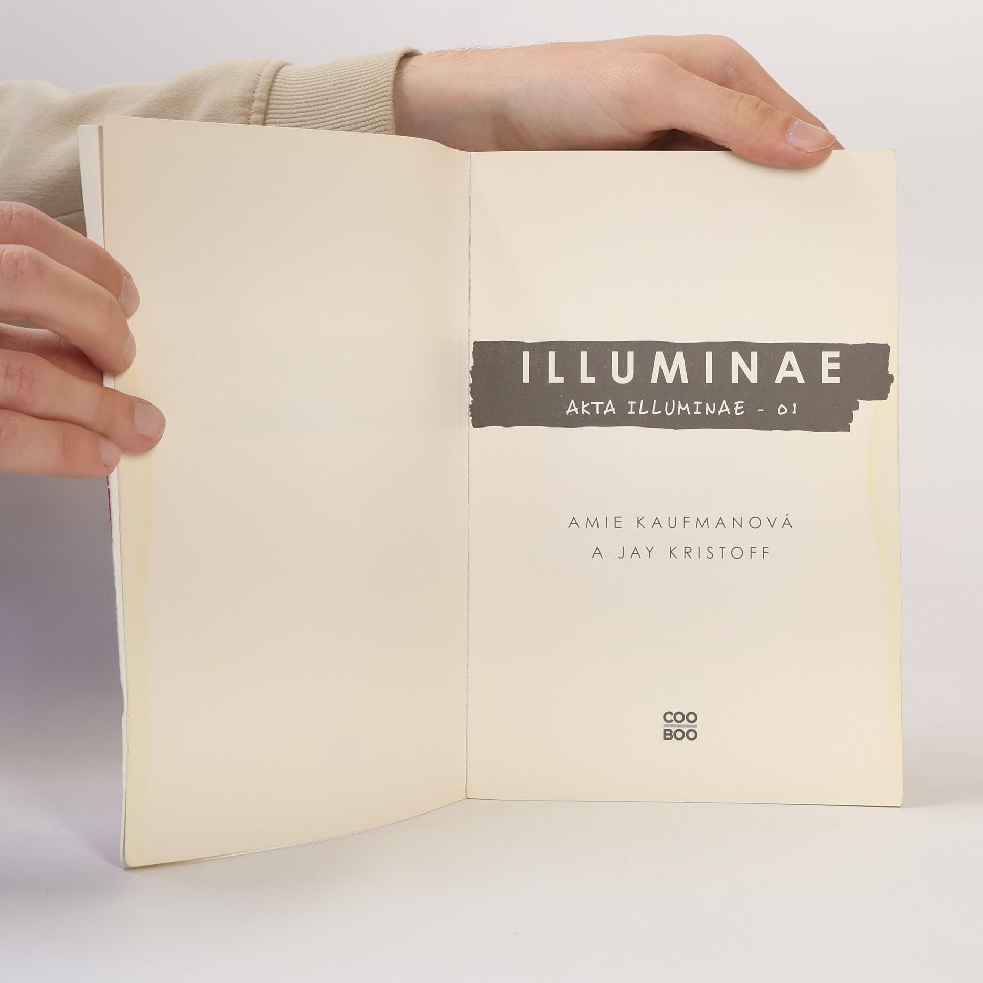 Amie Kaufman Illuminae
