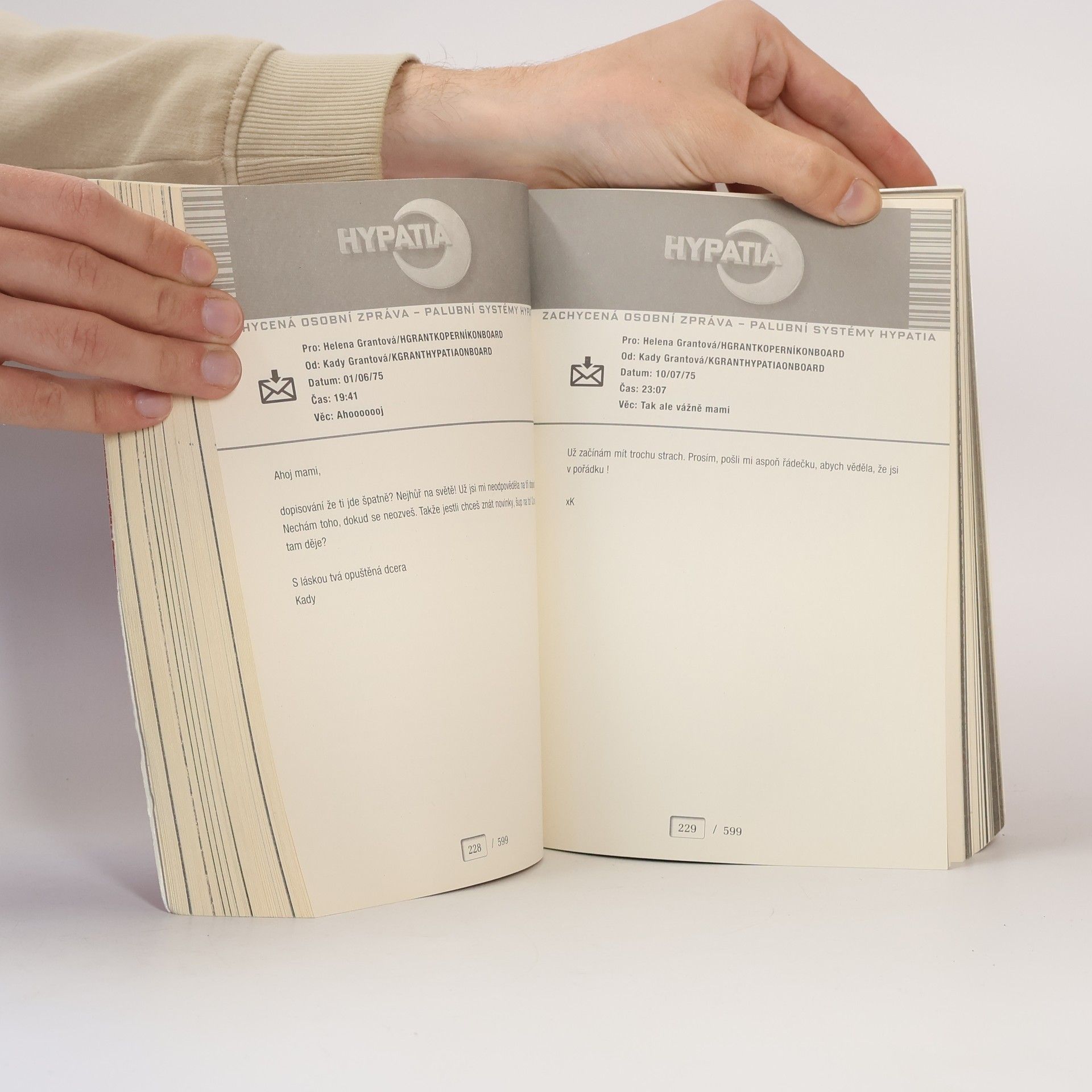 Amie Kaufman Illuminae