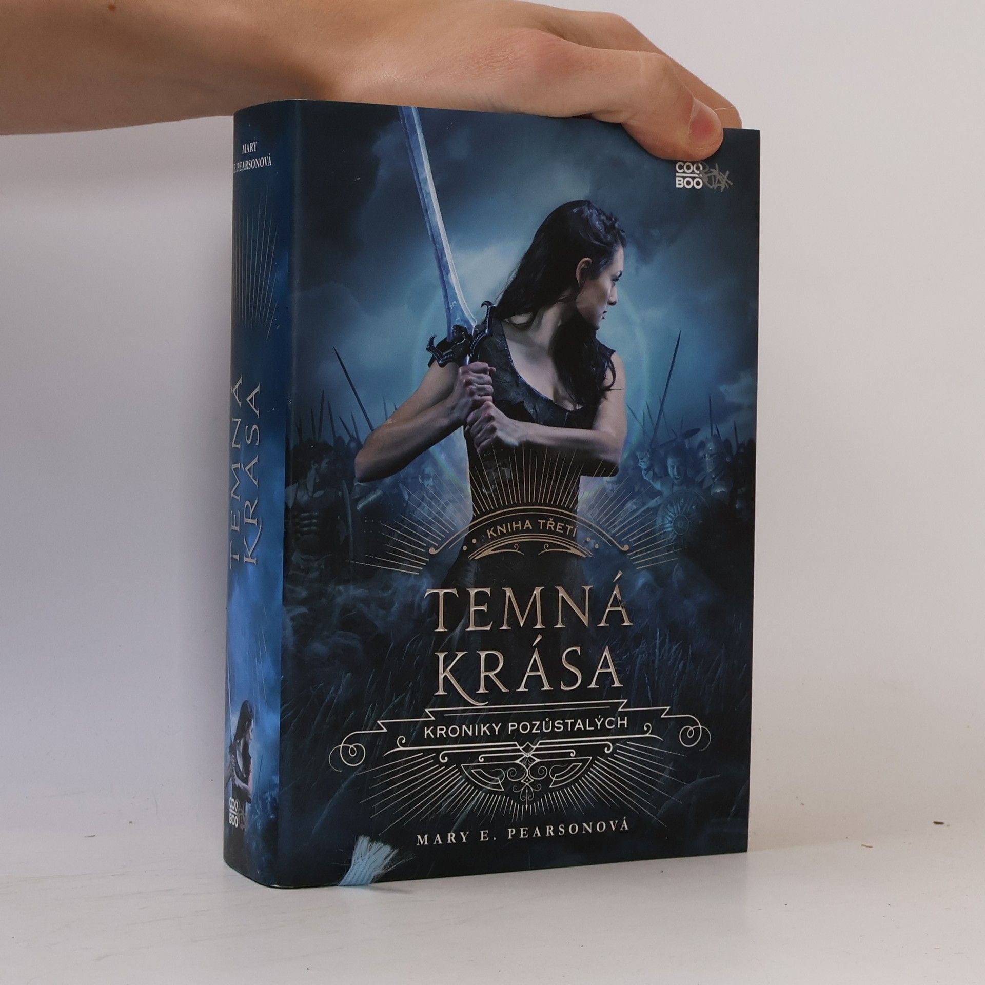 Mary E. Pearson Temná krása