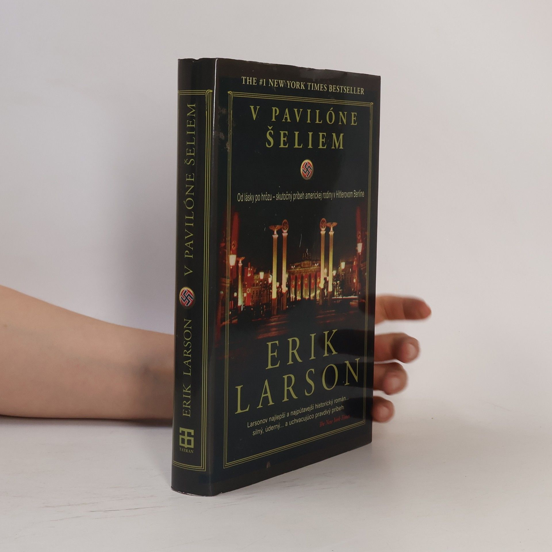 Erik Larson V pavilóne šeliem