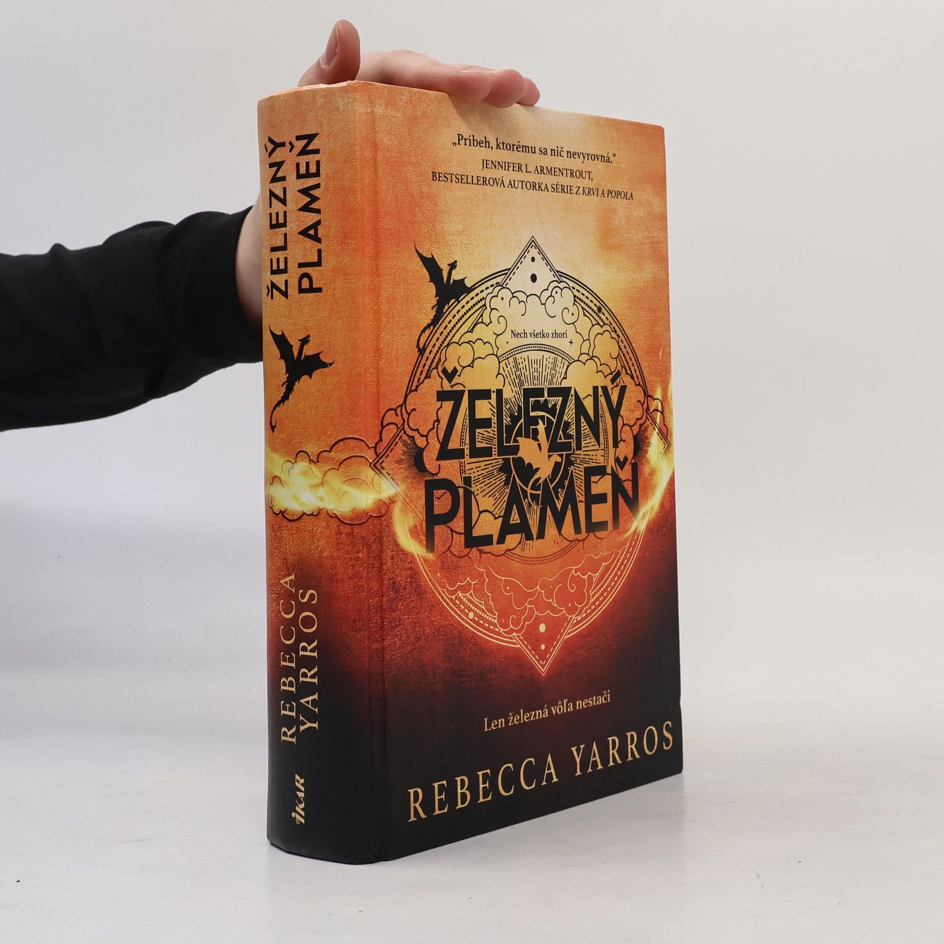 Rebecca Yarros Železný plameň