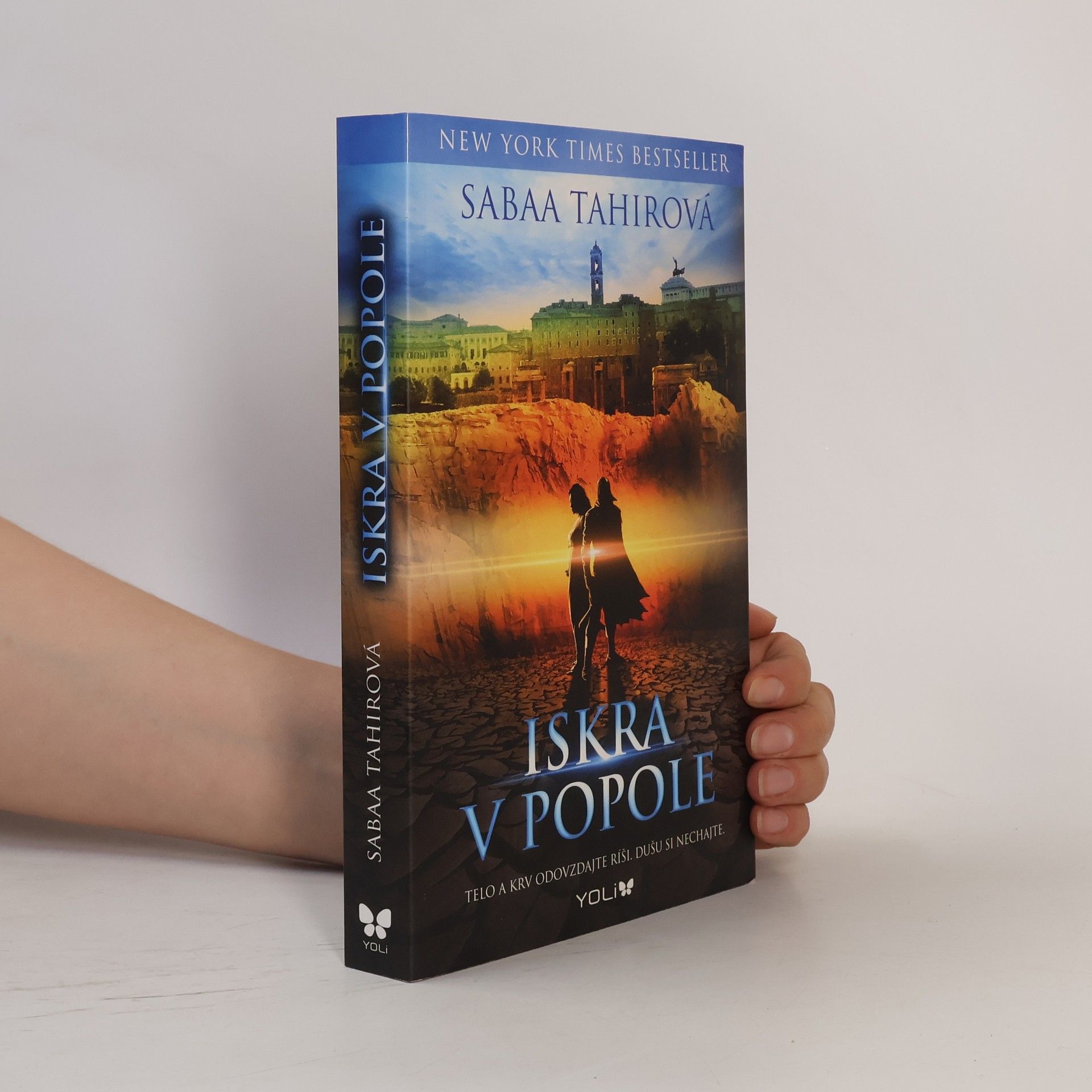 Sabaa Tahir Iskra v popole